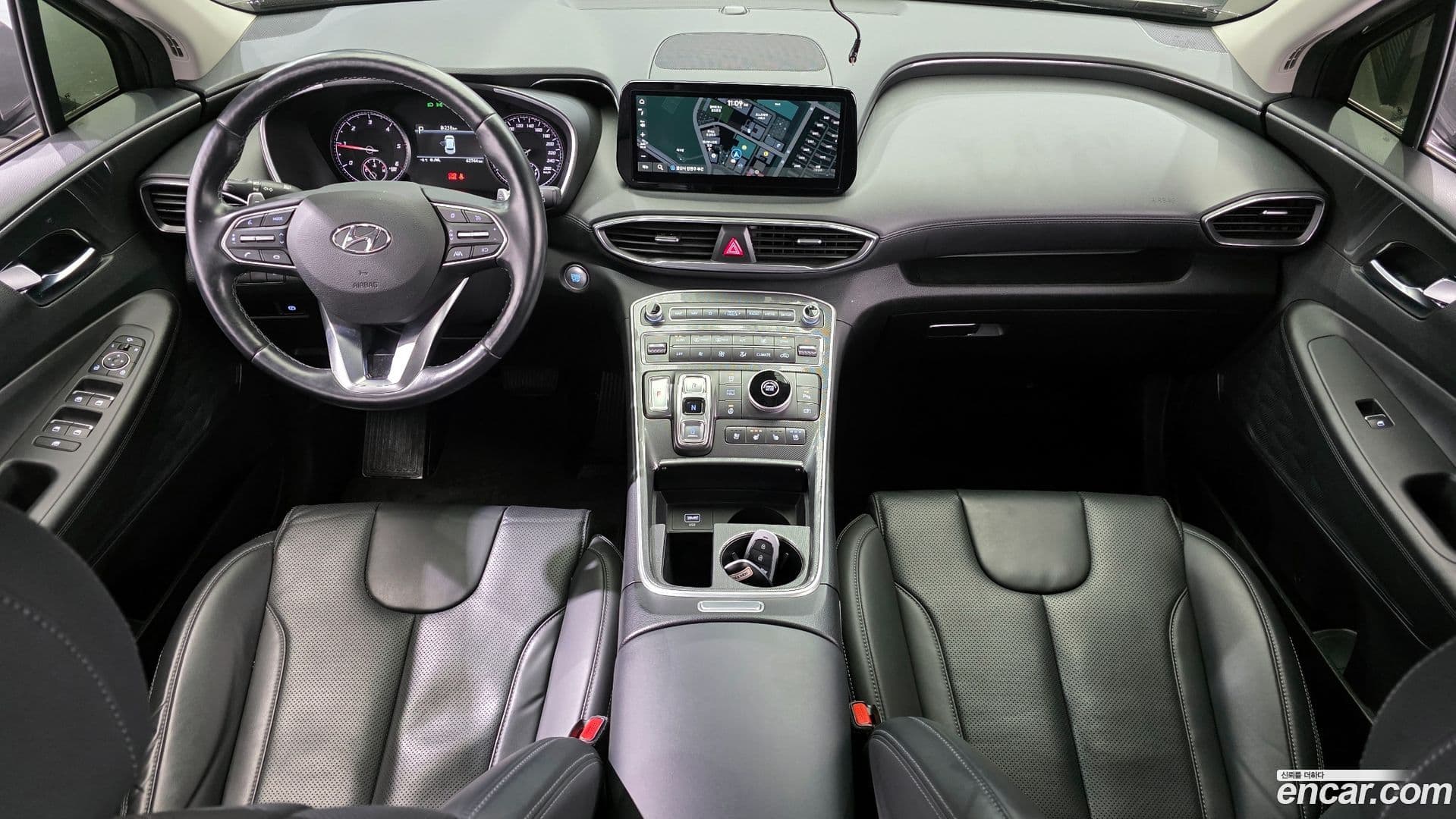 Main__Slider__Photo:Santafe Hyundai 2021.11-6