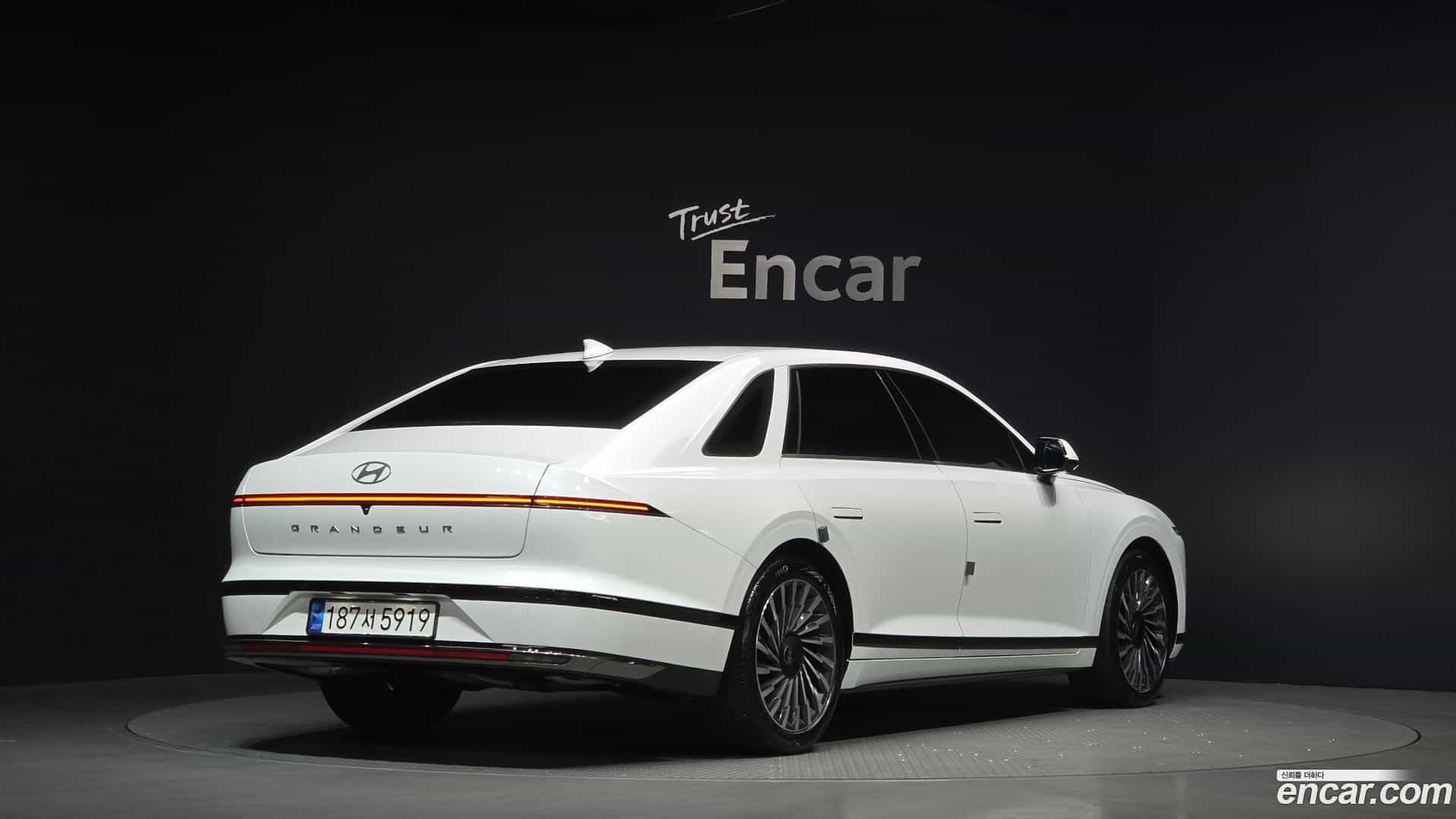 Grandeur Hyundai 2023.4-OUTER-002