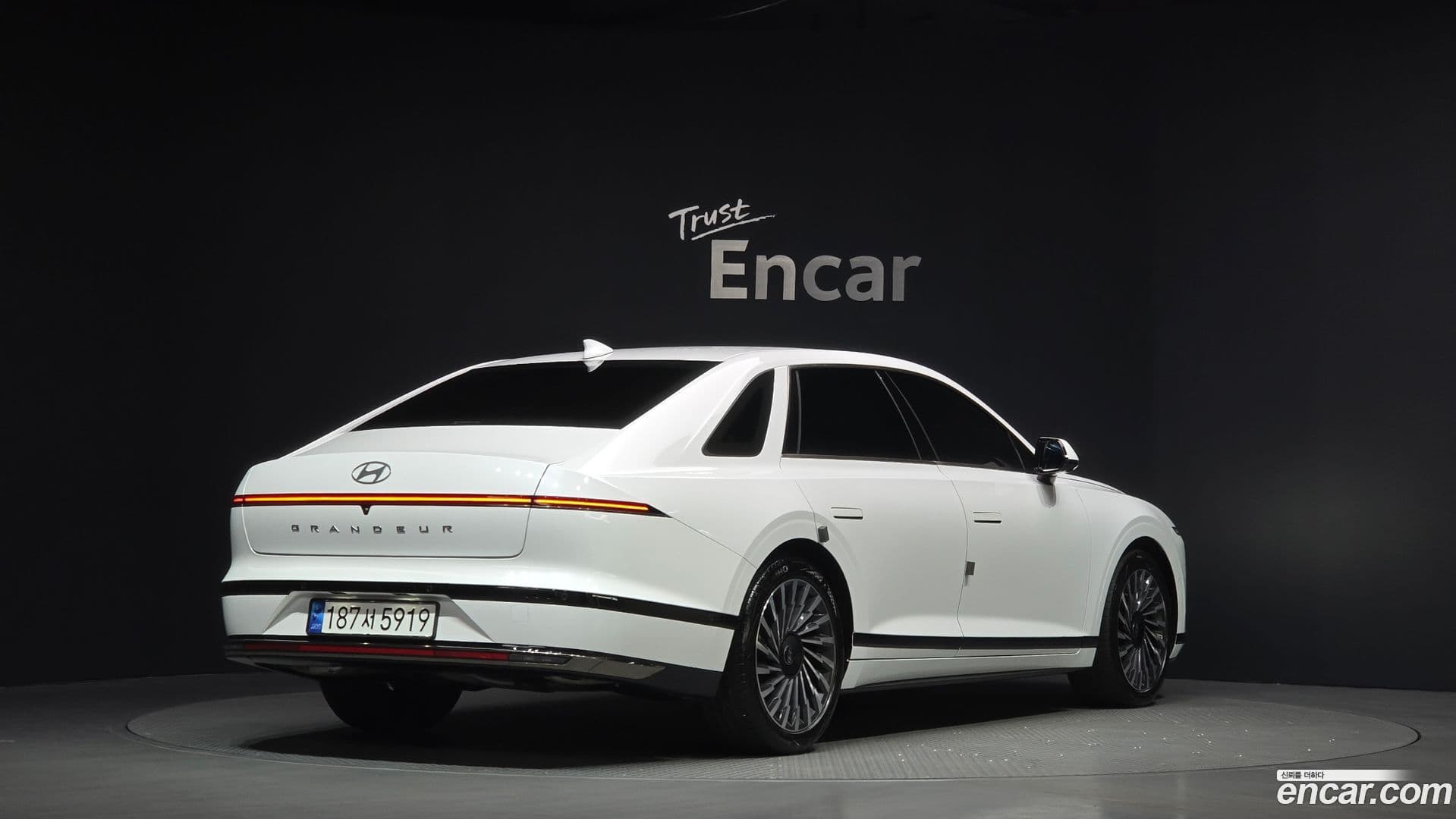 Main__Slider__Photo:Grandeur Hyundai 2023.4-1