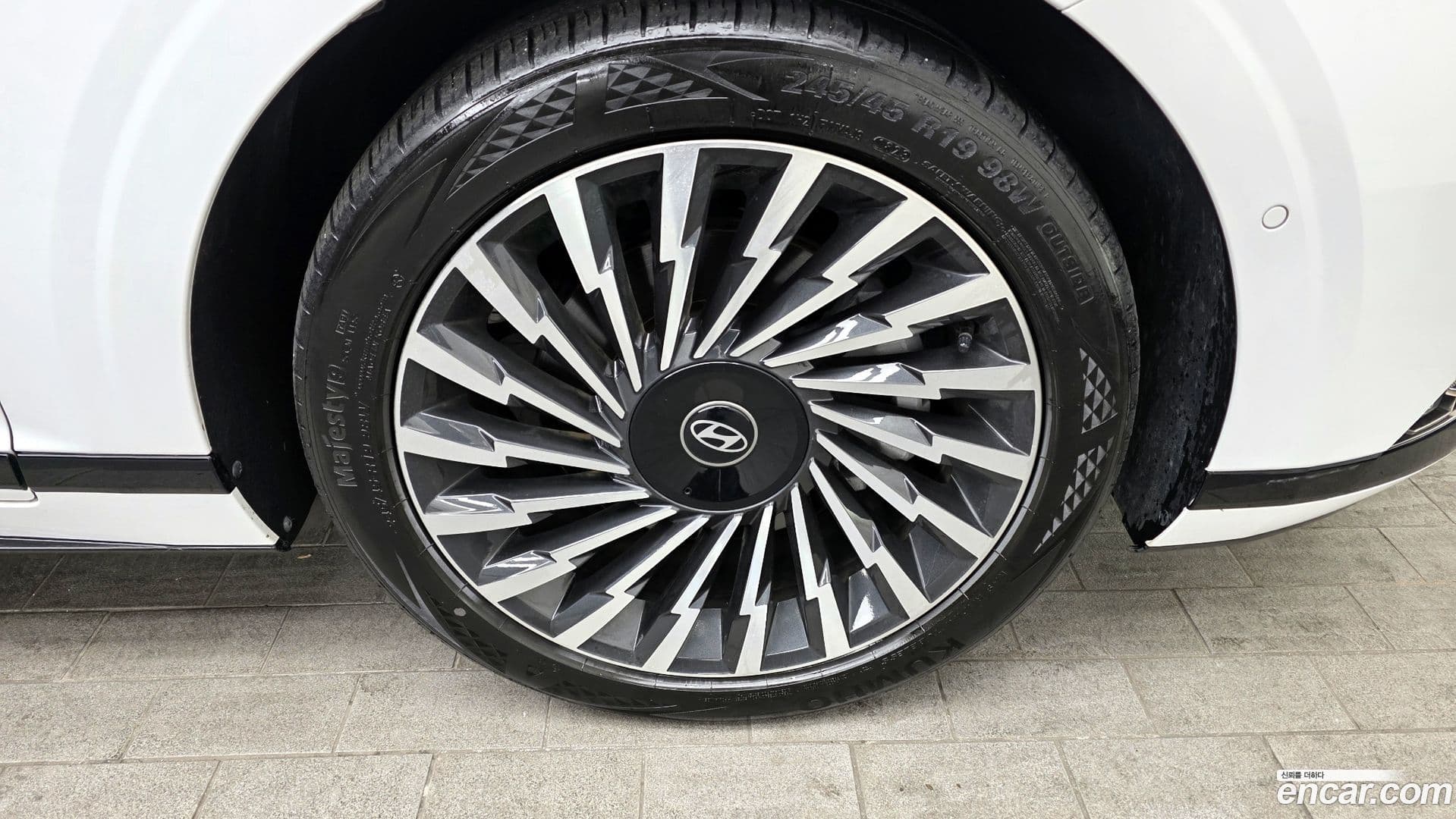 Main__Slider__Photo:Grandeur Hyundai 2023.4-4