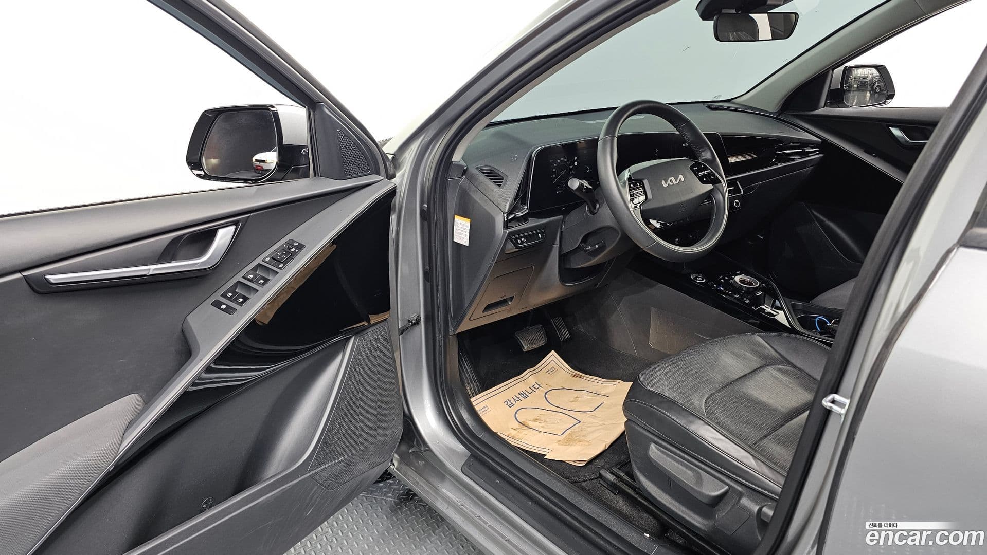 Main__Slider__Photo:Niro Kia 2022.8-9