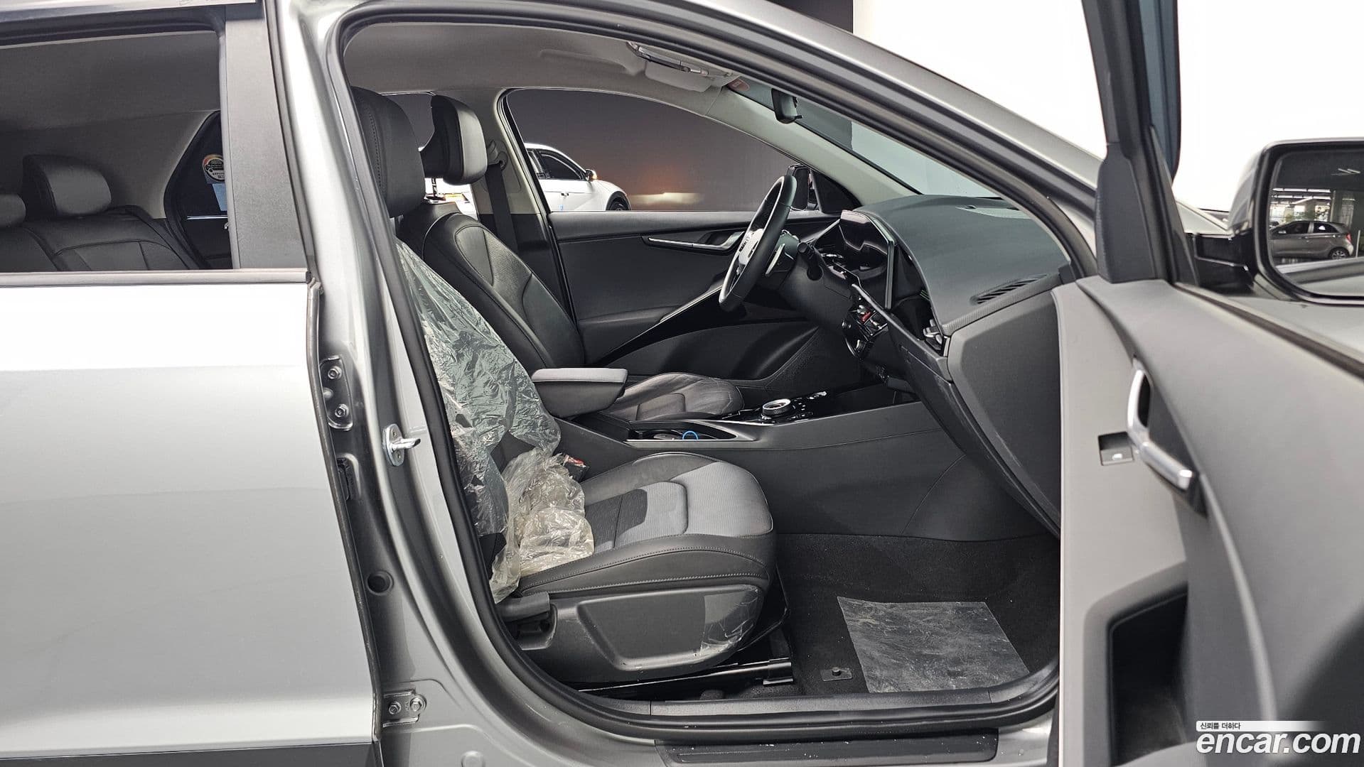 Main__Slider__Photo:Niro Kia 2022.8-11