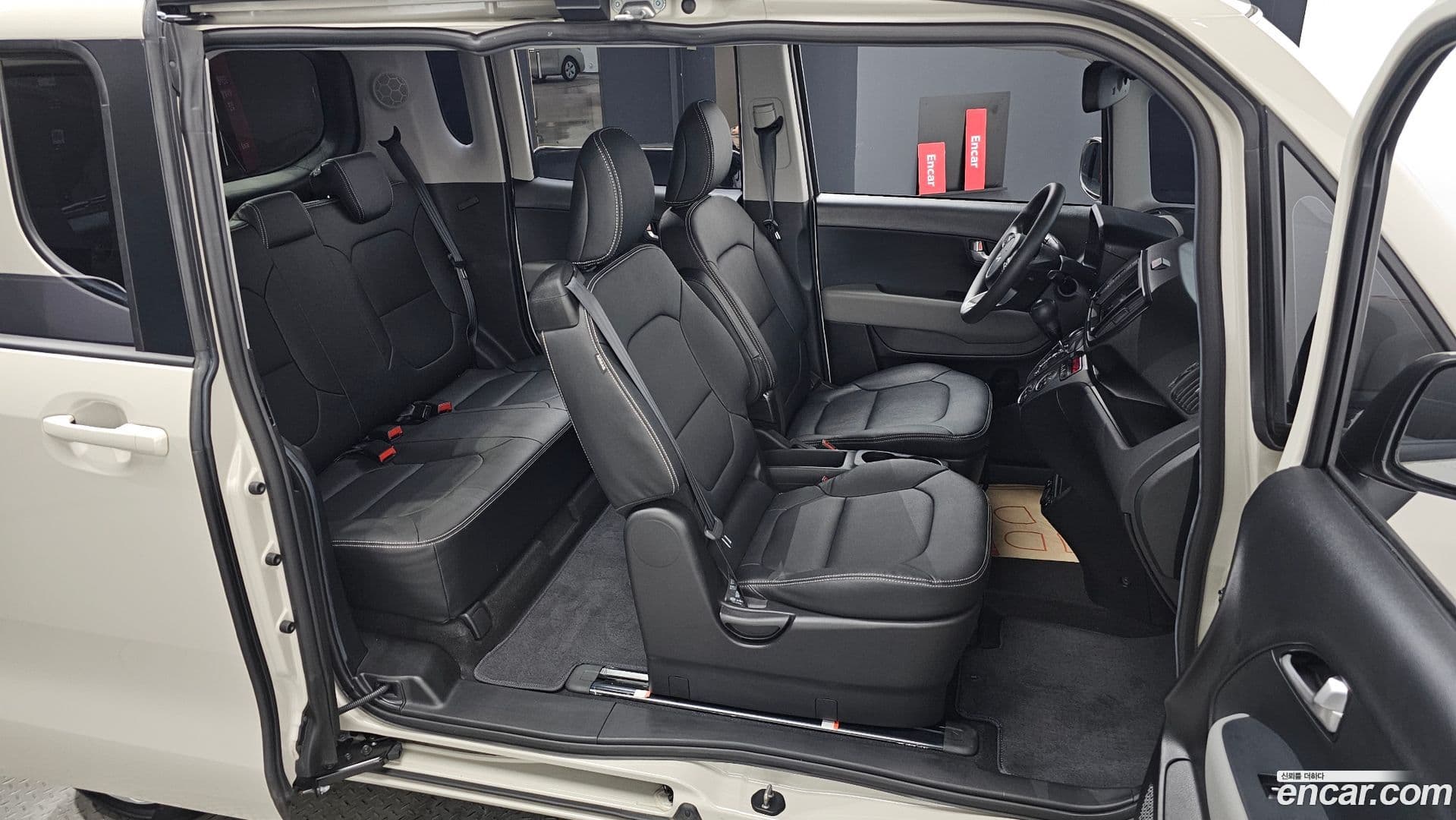 Main__Slider__Photo:RAY Kia 2022.9-11