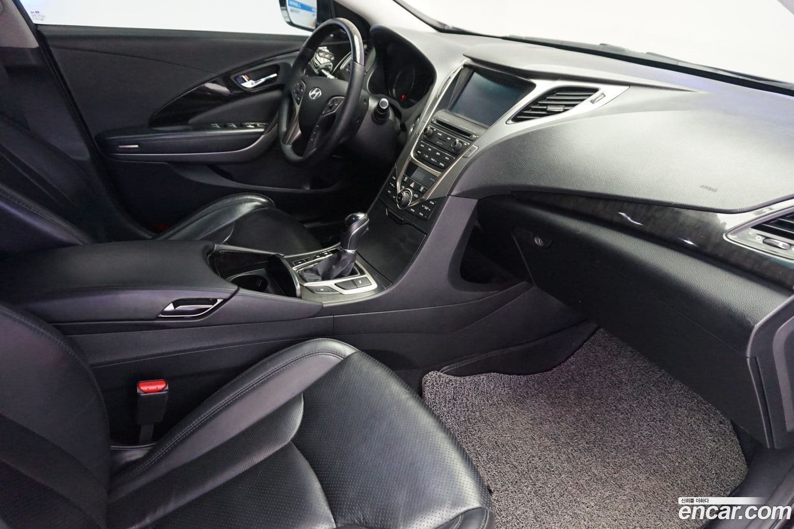 Main__Slider__Photo:Grandeur Hyundai 2014.5-16