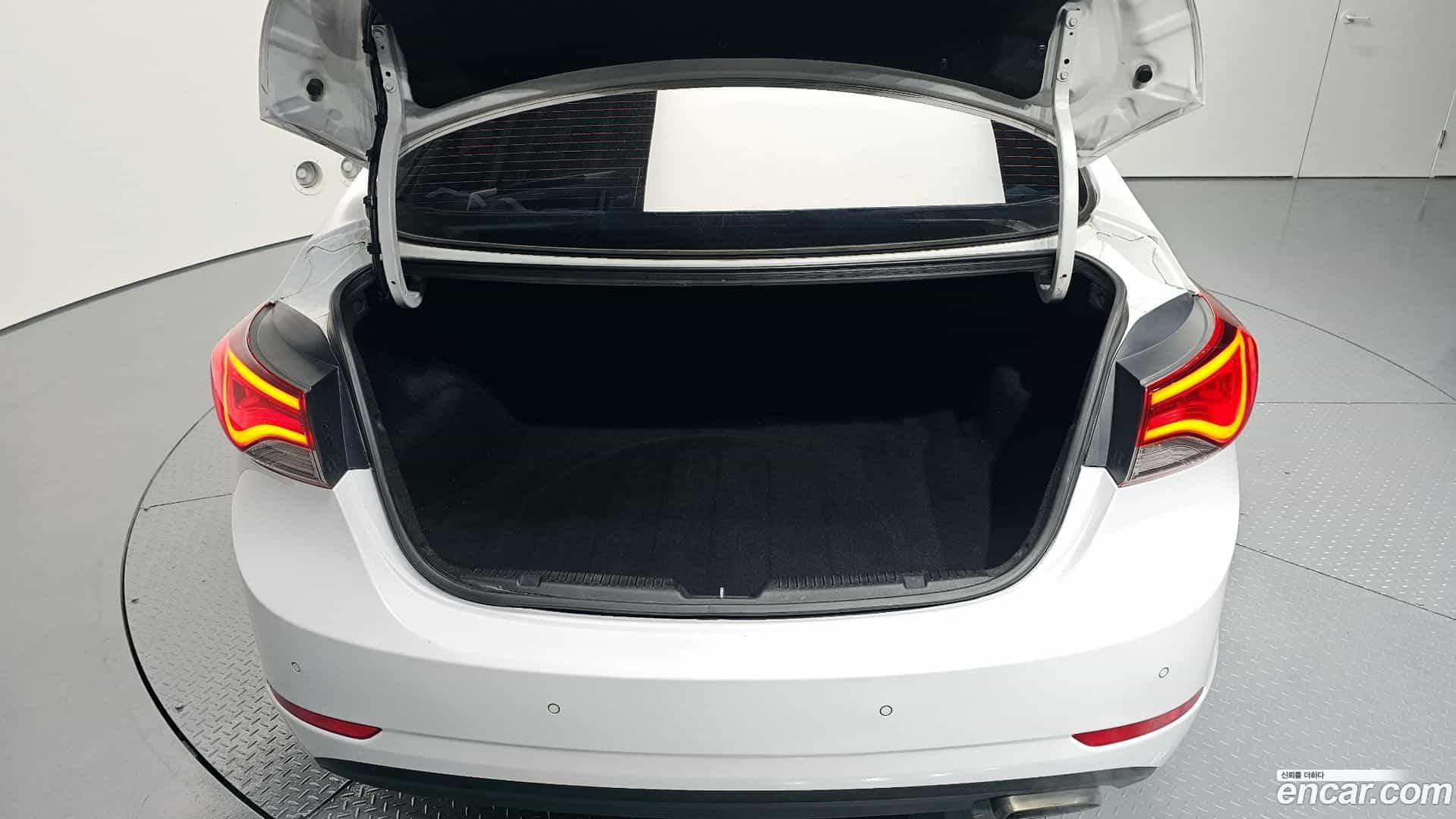 AVANTE Hyundai 2013.11-OPTION-024