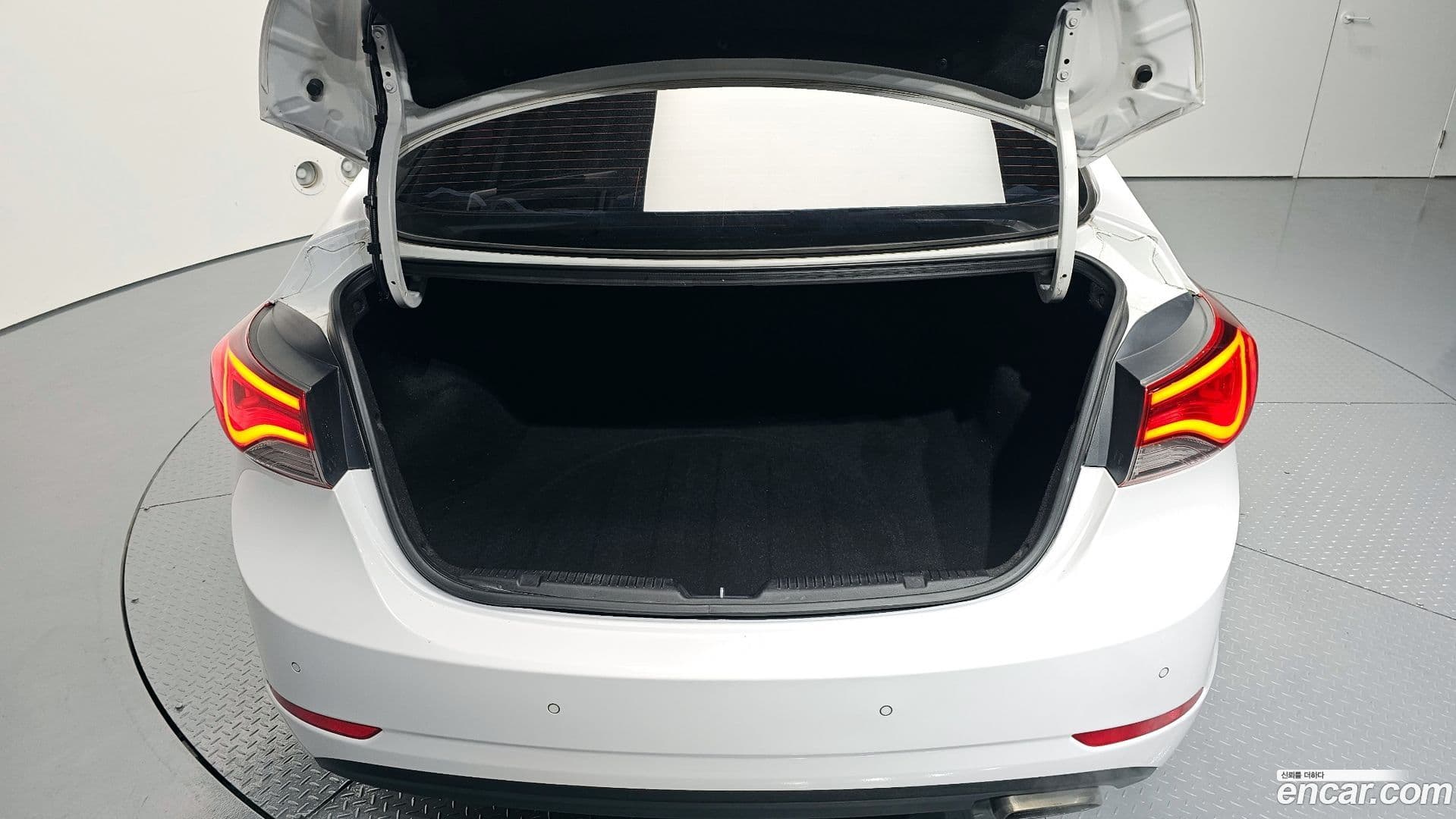 Main__Slider__Photo:AVANTE Hyundai 2013.11-19