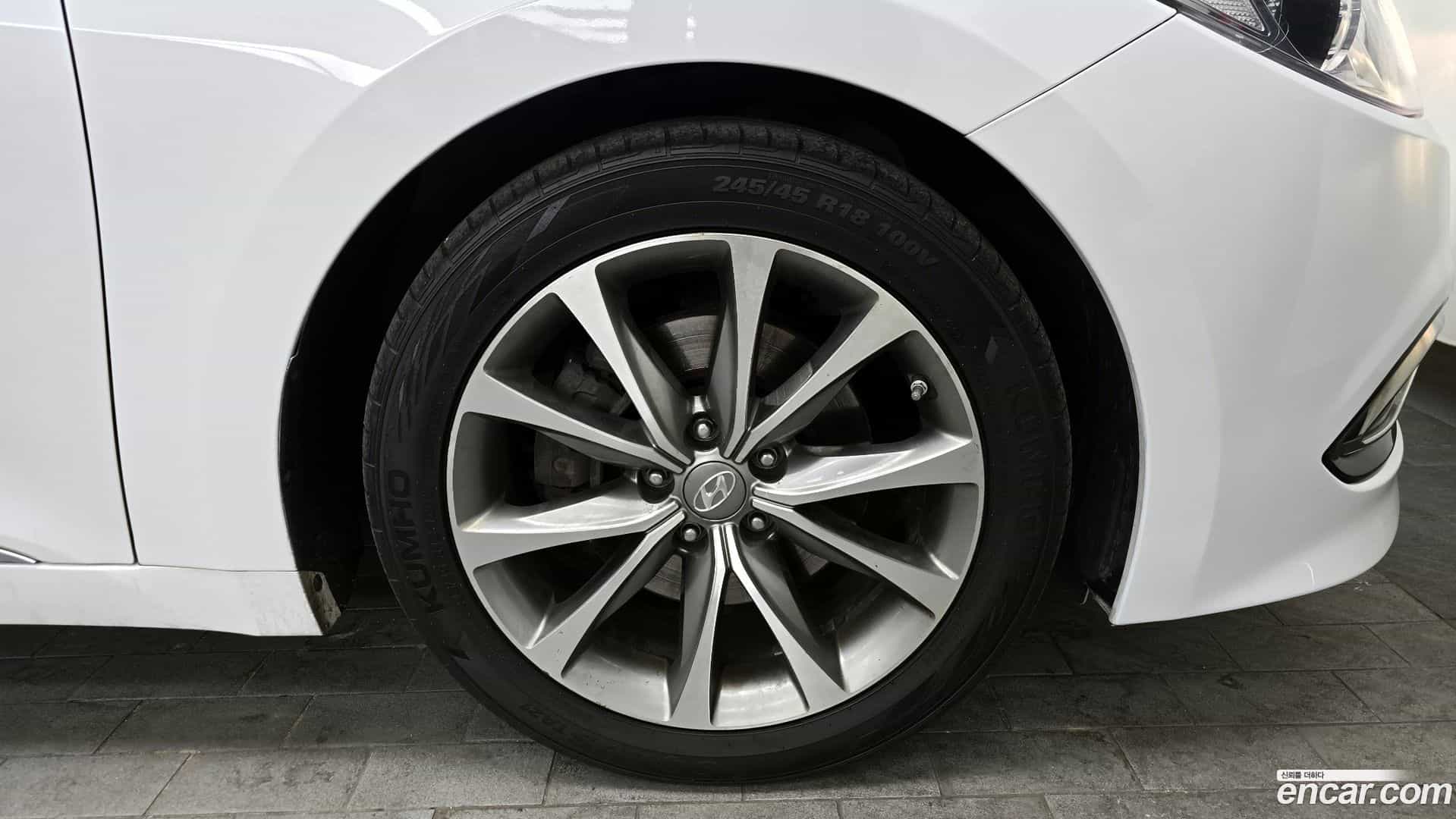 Grandeur Hyundai 2014.9-OUTER-005