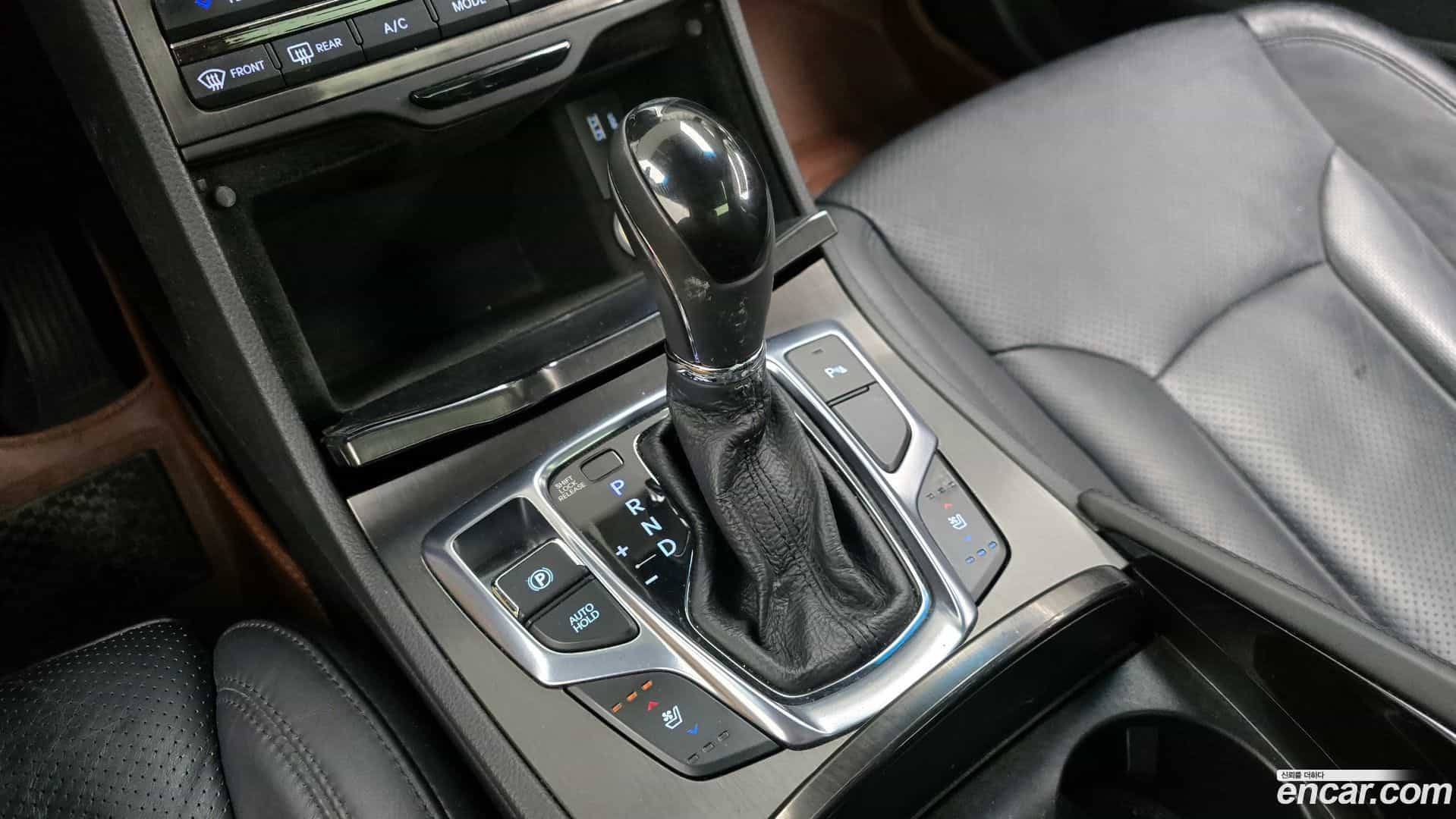 Grandeur Hyundai 2014.9-INNER-009