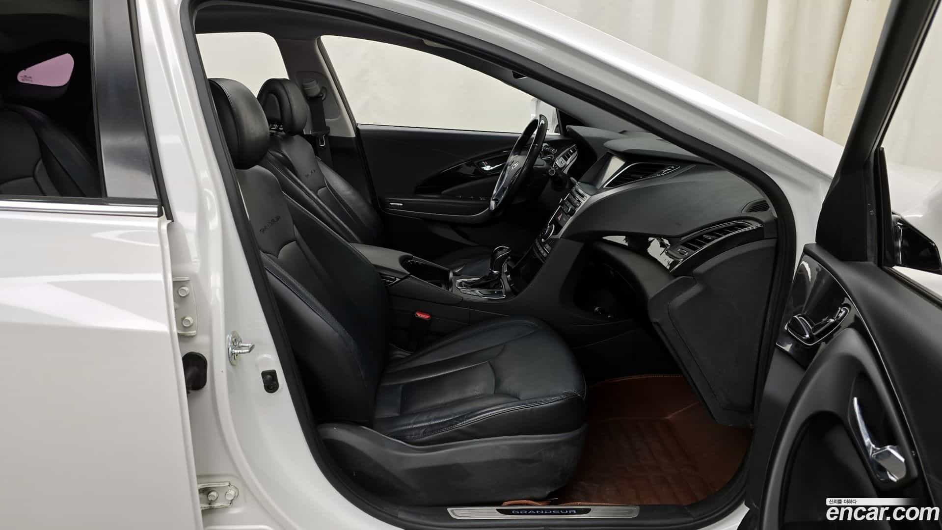 Grandeur Hyundai 2014.9-OPTION-015