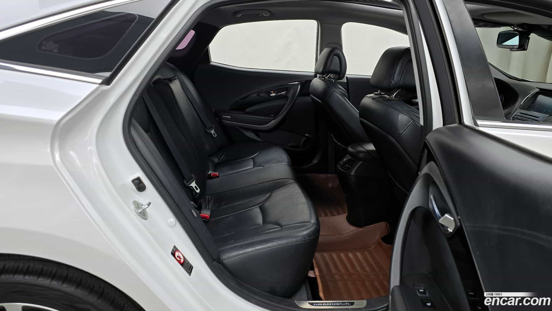 Grandeur Hyundai 2014.9-OPTION-016