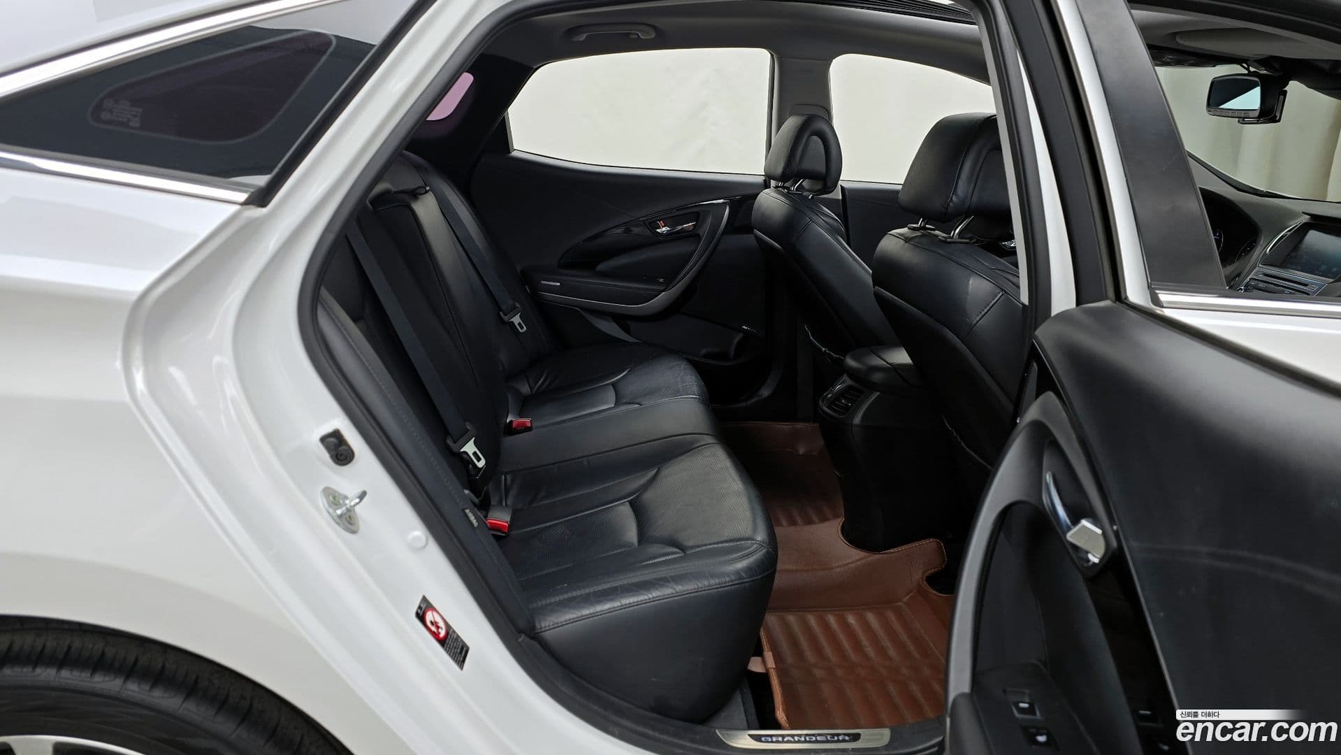 Main__Slider__Photo:Grandeur Hyundai 2014.9-11