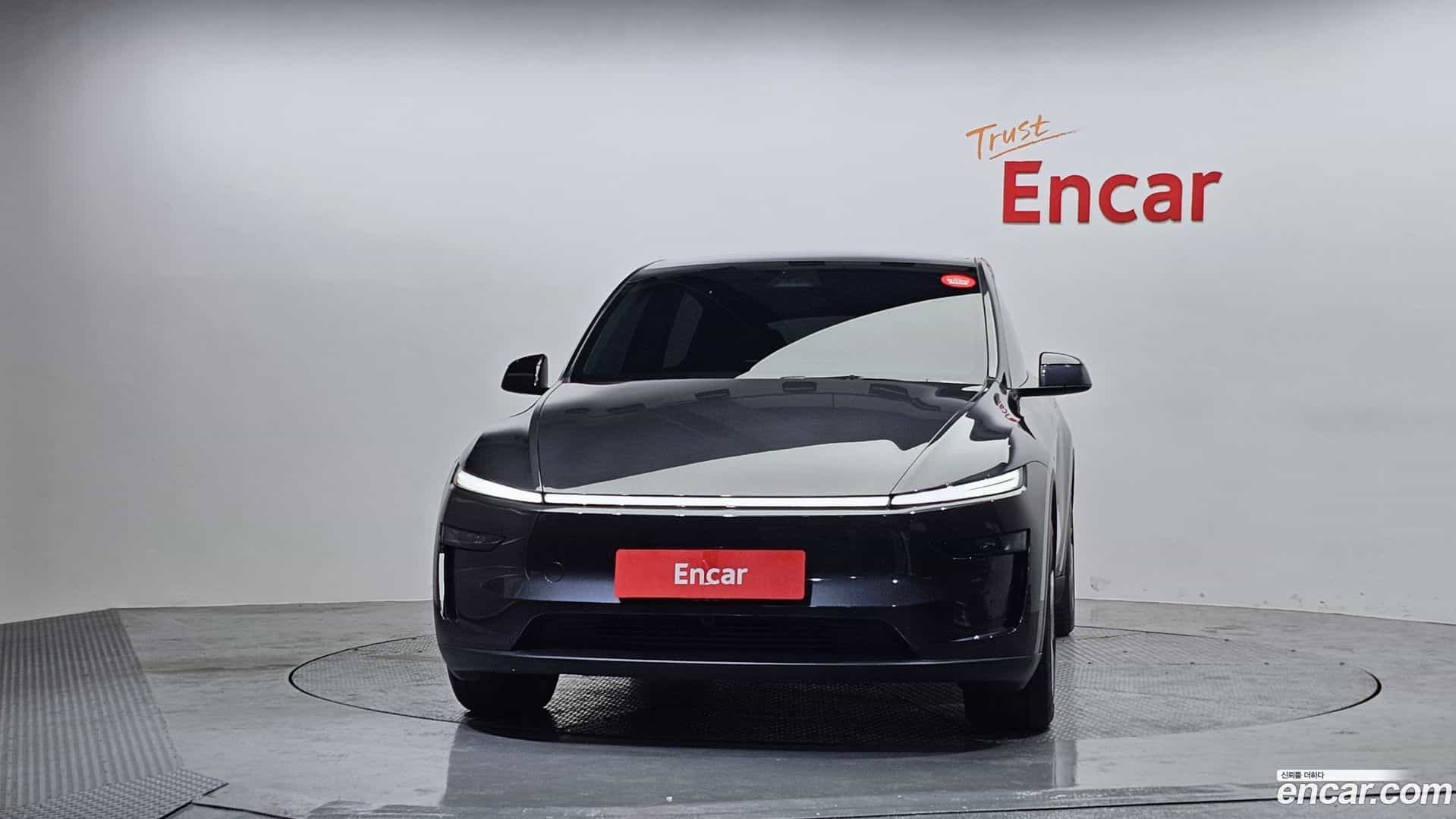 Model Y Tesla 2025.4-OUTER-003