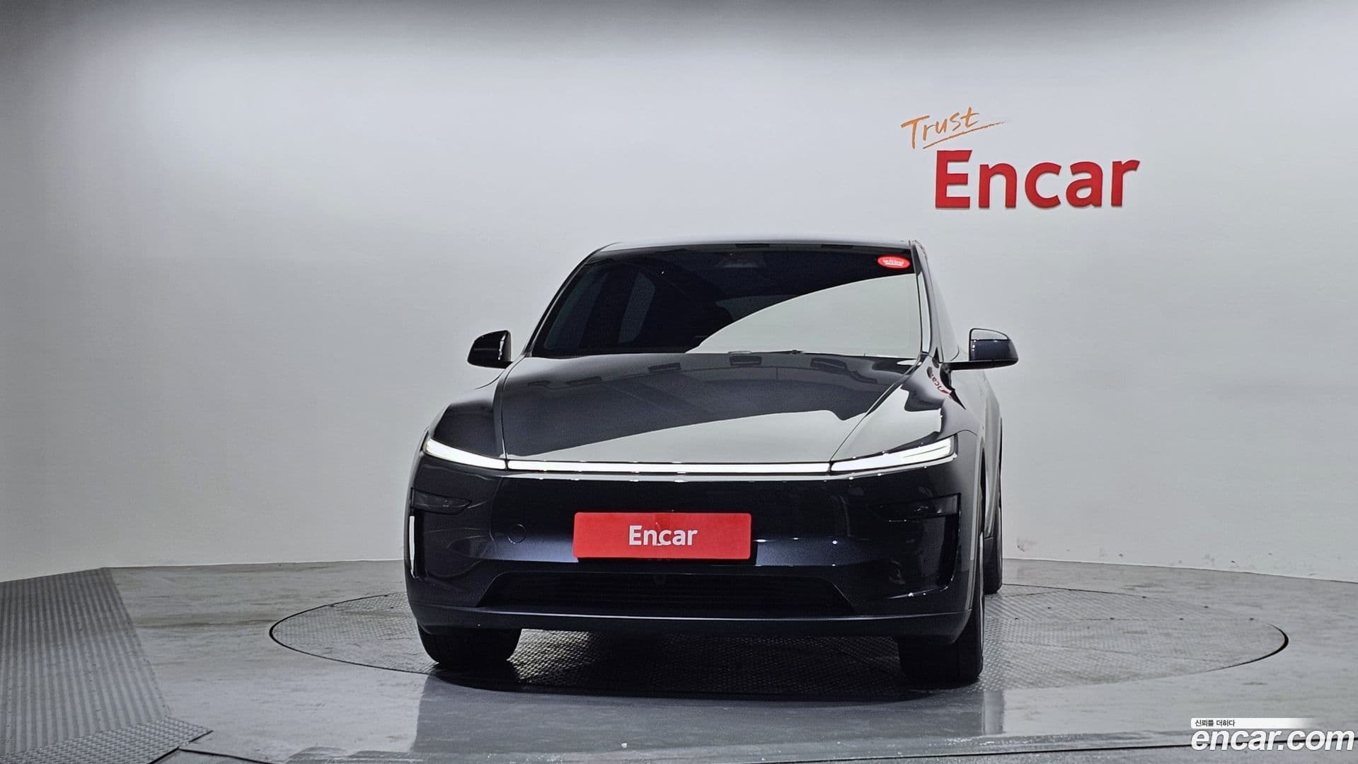 Main__Slider__Photo:Model Y Tesla 2025.4-2