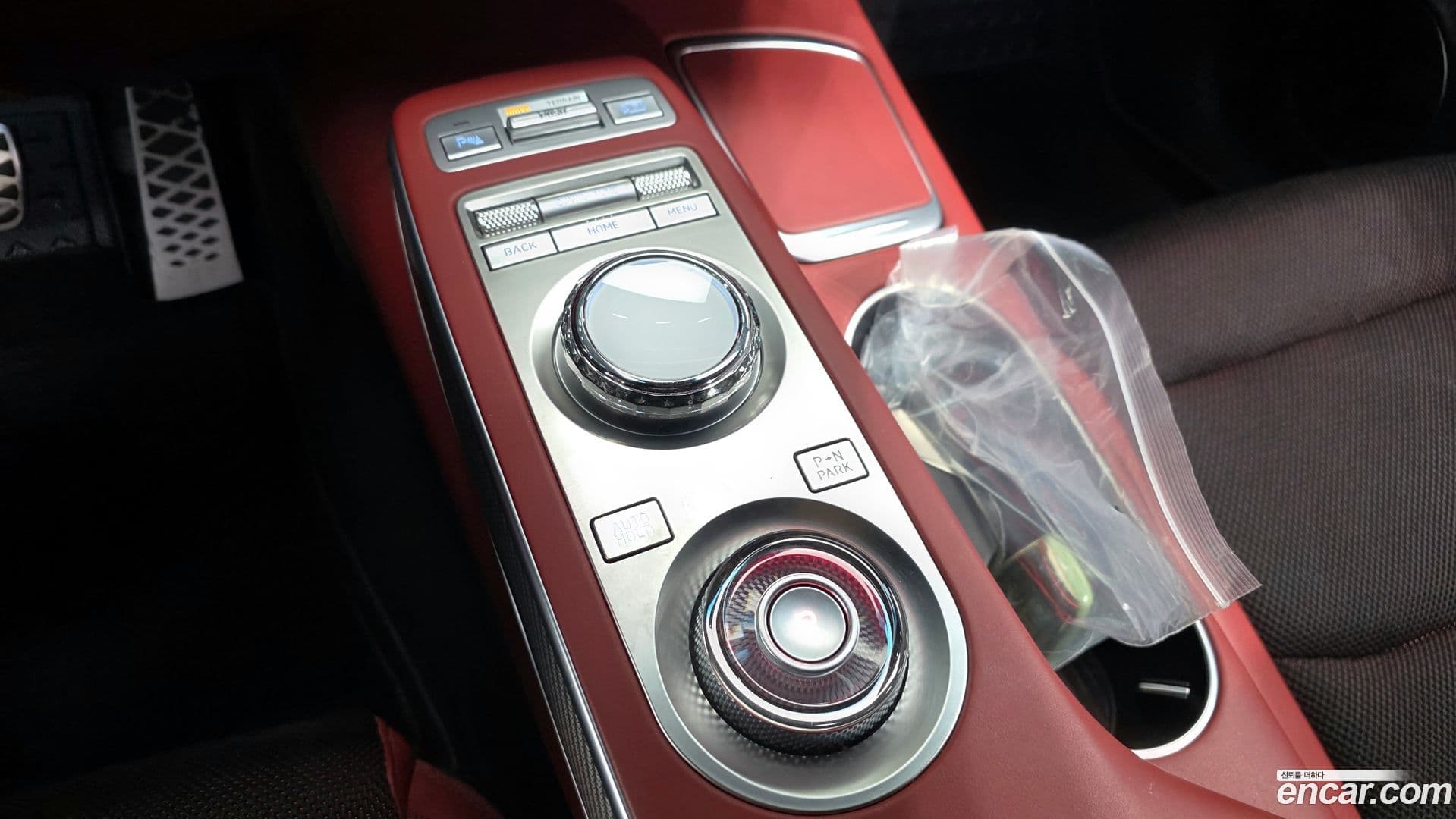 Main__Slider__Photo:GV70 Genesis 2021.6-8