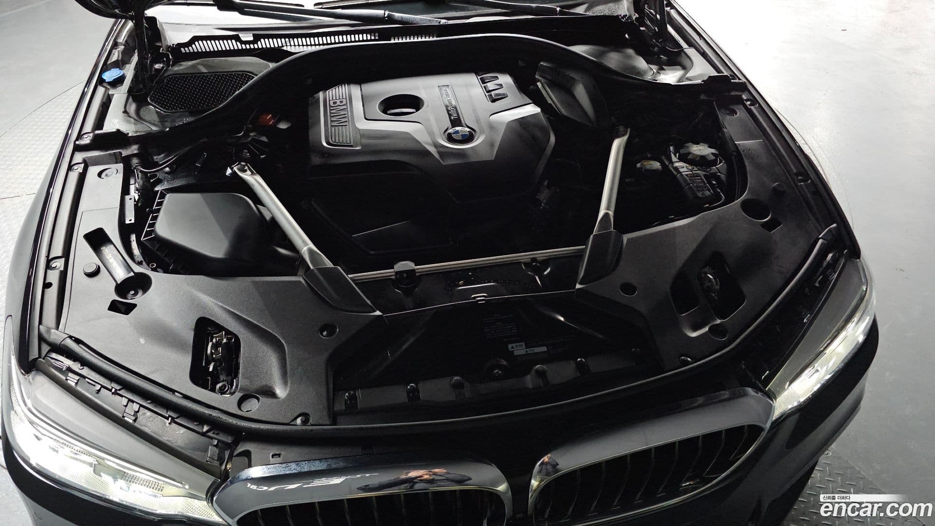 Main__Slider__Photo:5-Series BMW 2018.2-5