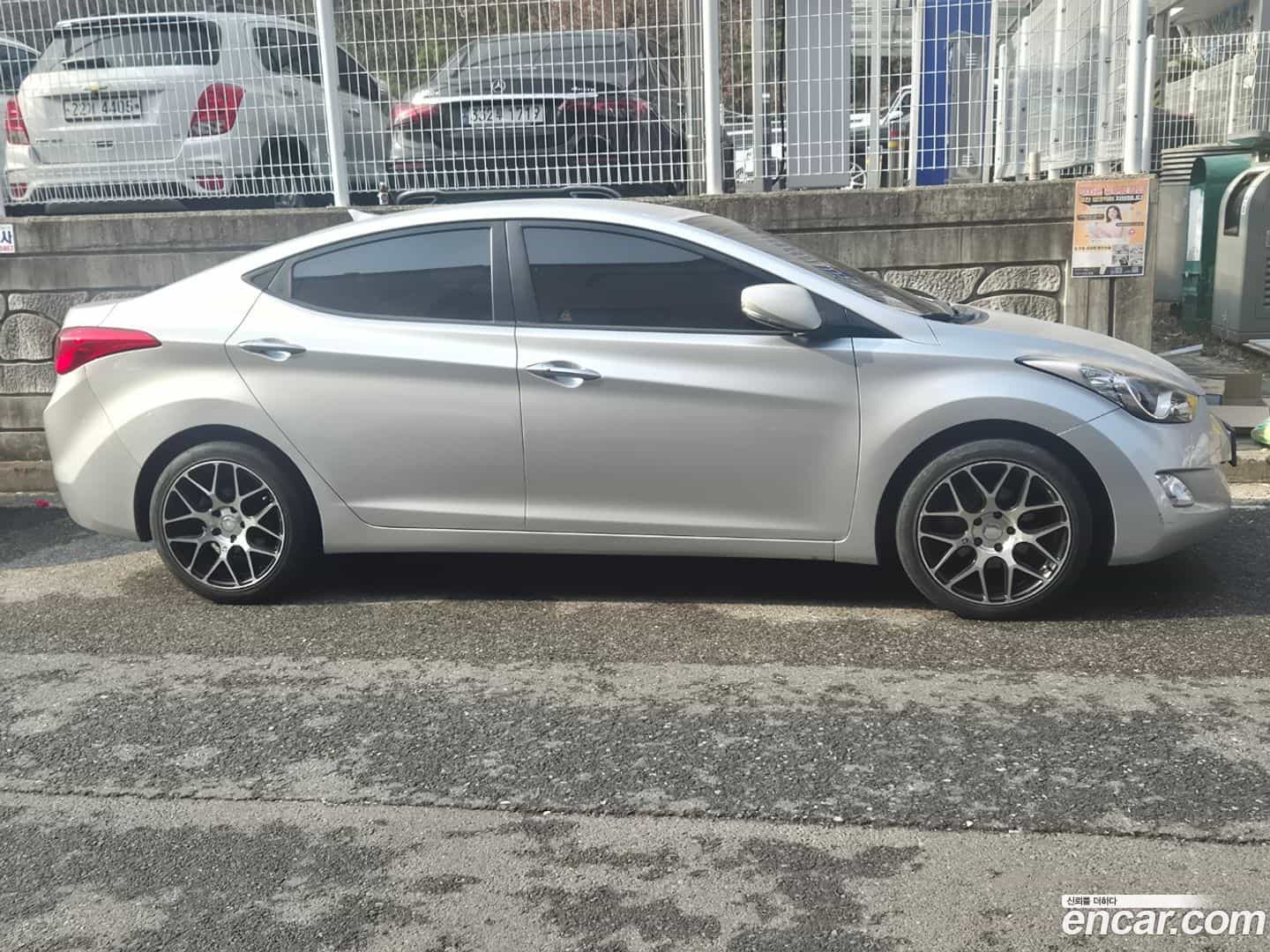 AVANTE Hyundai 2012.1-OUTER-005