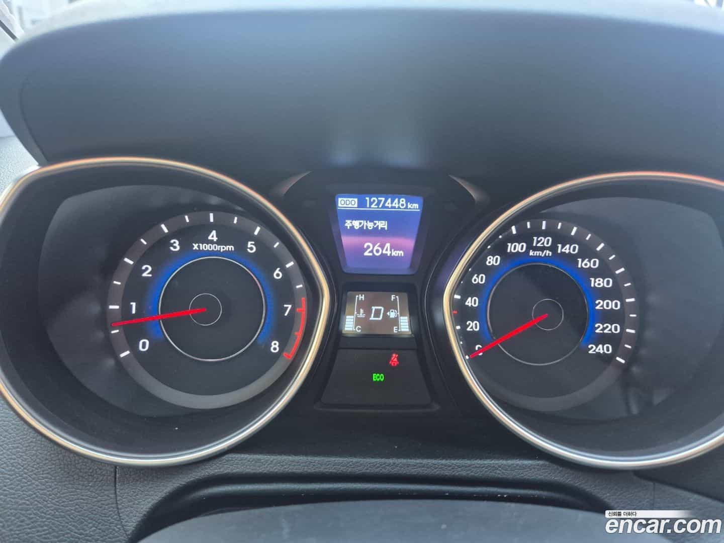 AVANTE Hyundai 2012.1-INNER-008