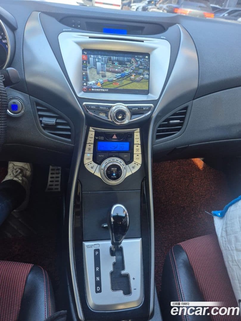 Main__Slider__Photo:AVANTE Hyundai 2012.1-4