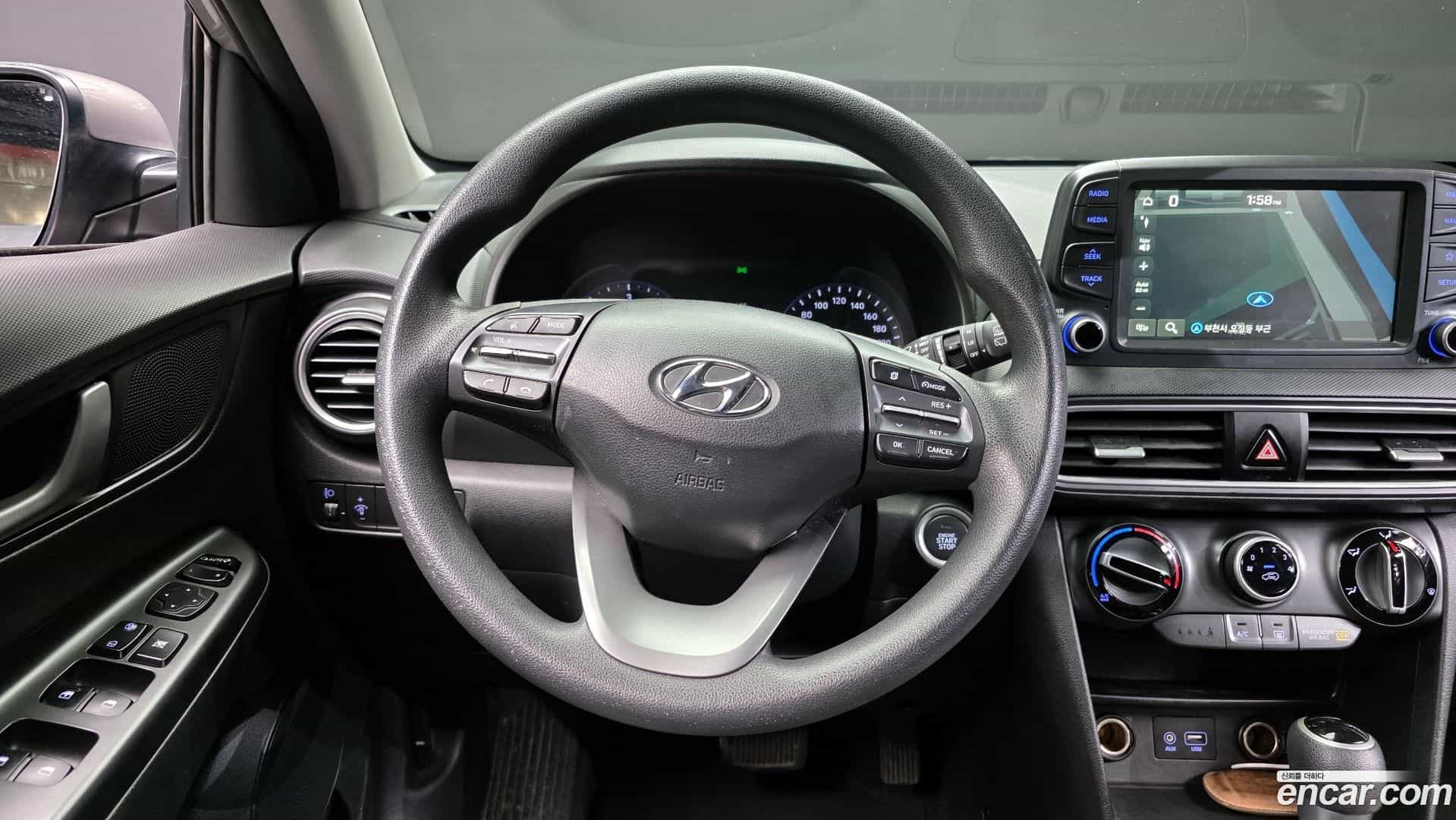 Kona Hyundai 2017.8-OPTION-017