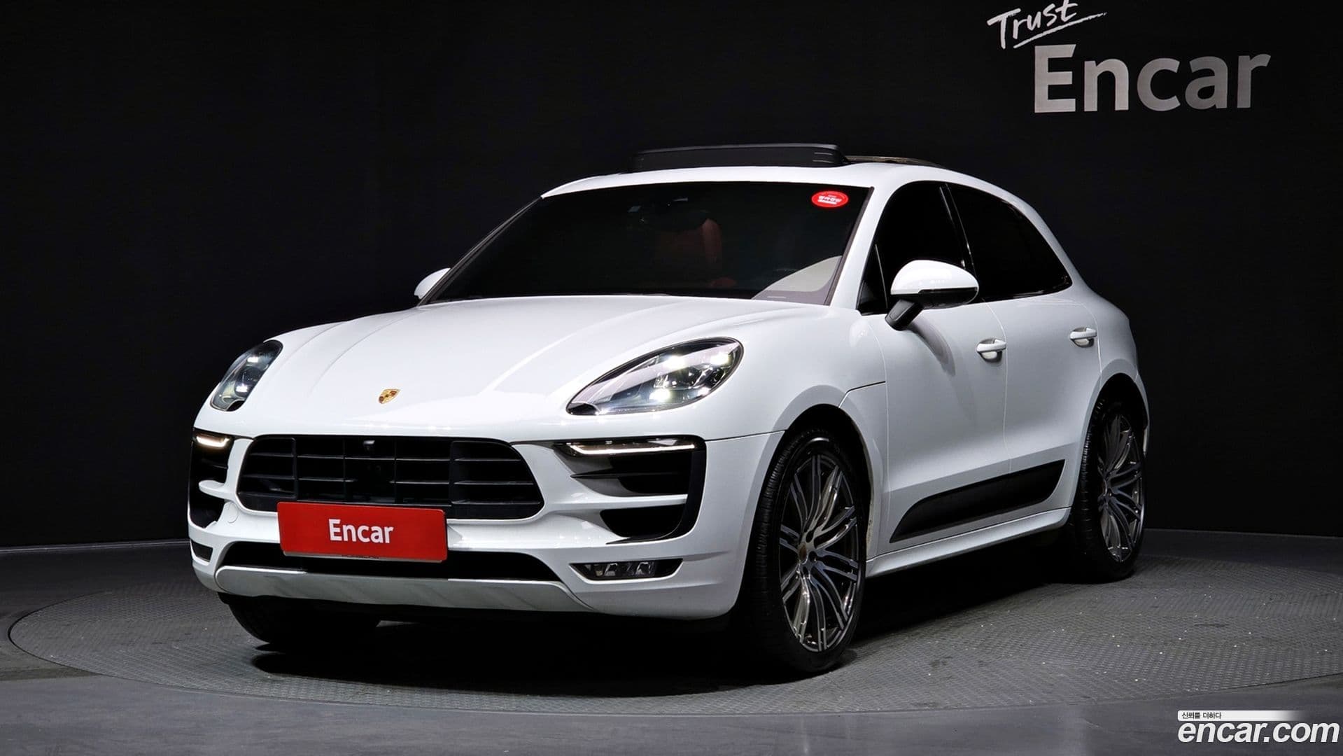 Main__Slider__Photo:Macan Porsche 2018.5-0