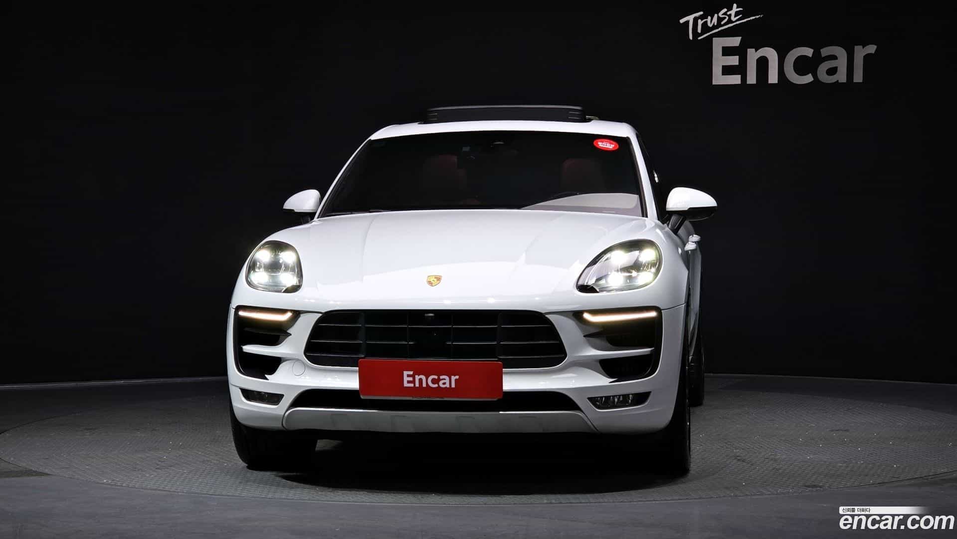 Macan Porsche 2018.5-OUTER-003