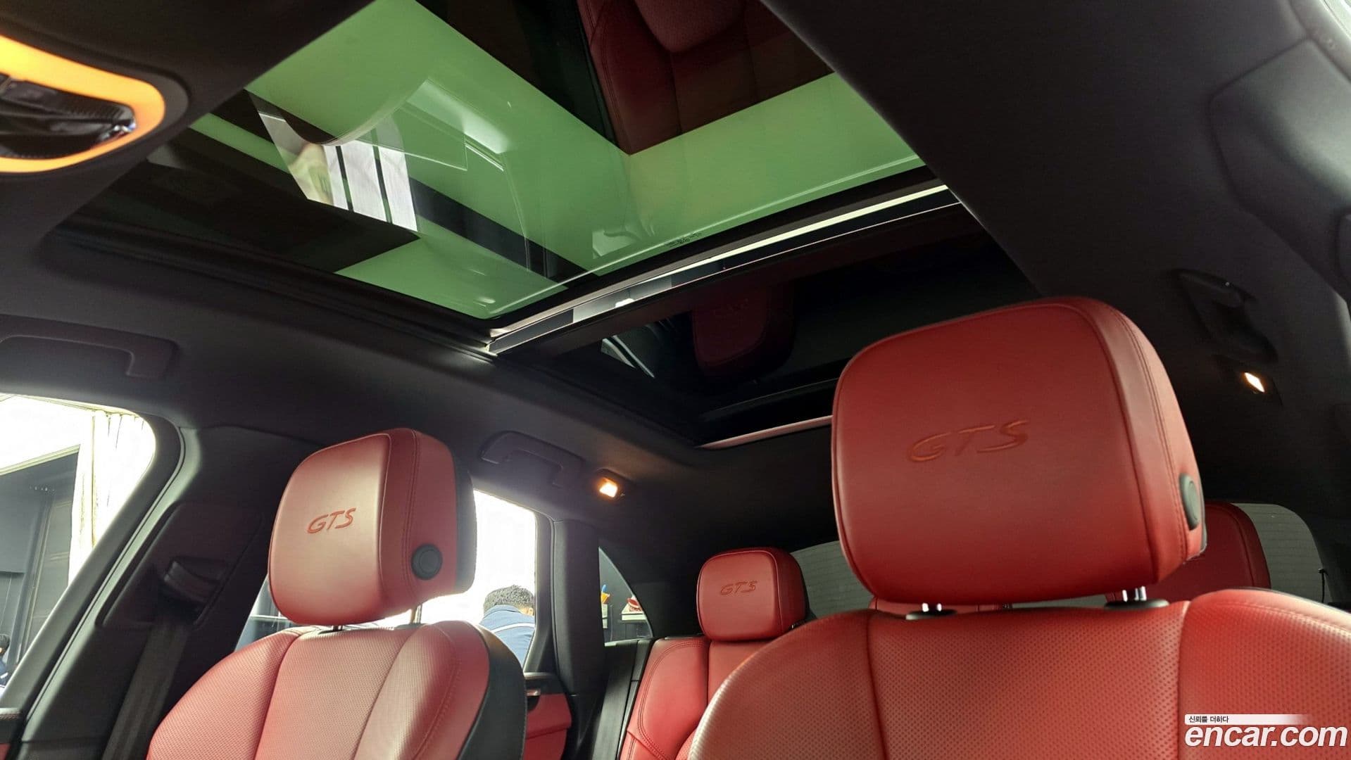 Main__Slider__Photo:Macan Porsche 2018.5-17