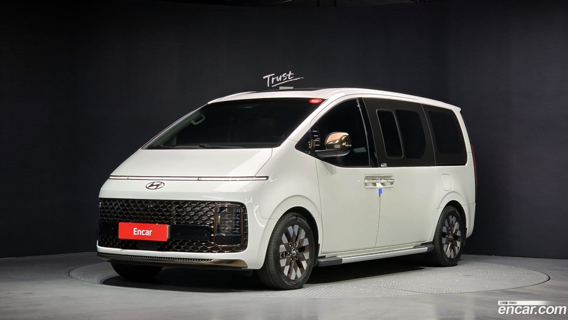 Main__Slider__Photo:Staria Hyundai 2023.7-0