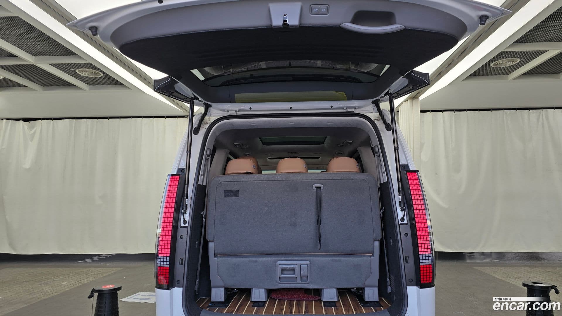 Main__Slider__Photo:Staria Hyundai 2023.7-19