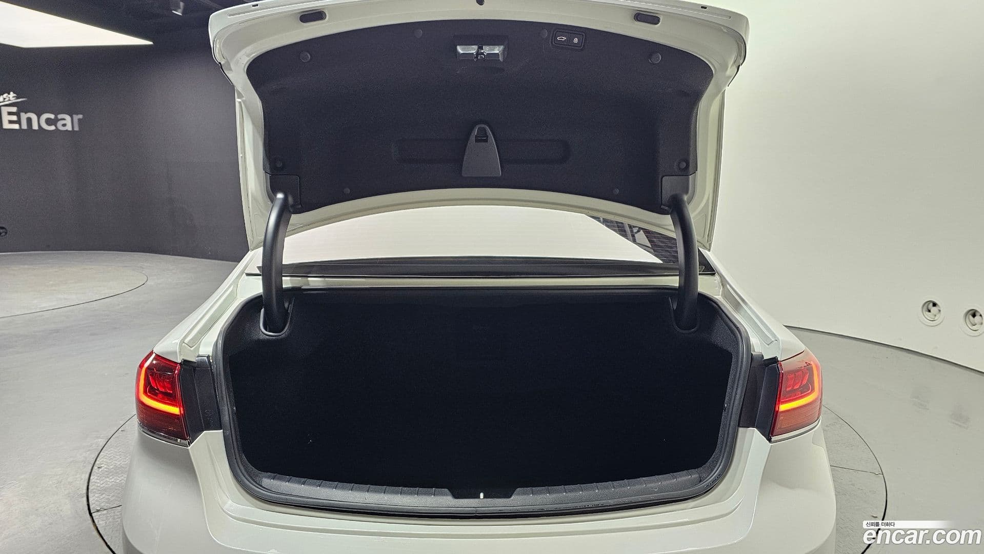 Main__Slider__Photo:K7 Kia 2020.2-19