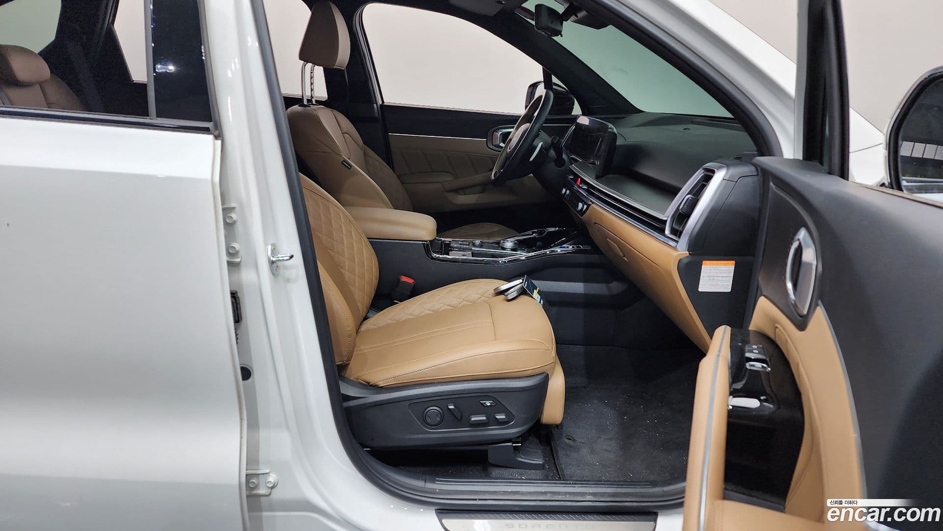 Main__Slider__Photo:Sorento Kia 2024.0-10