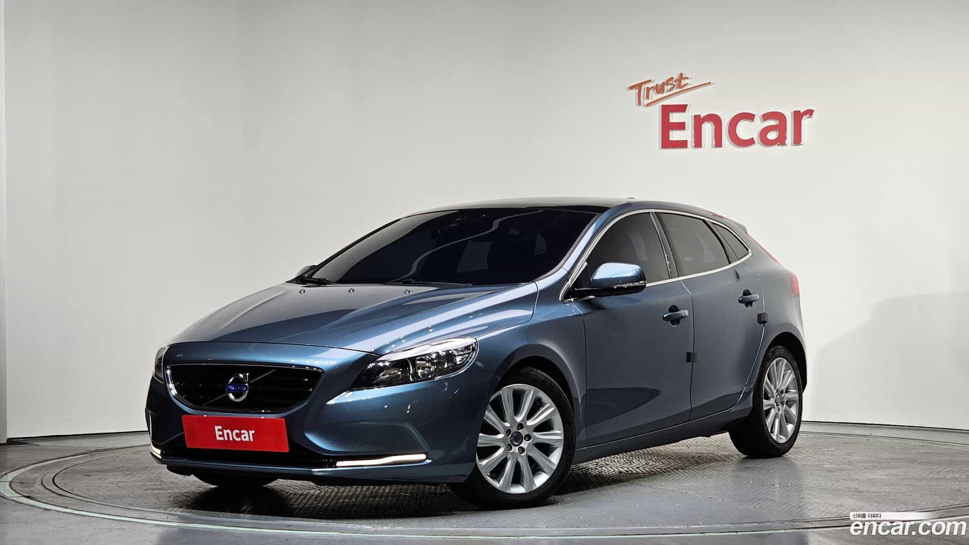 V40 Volvo 2014.1-OUTER-001