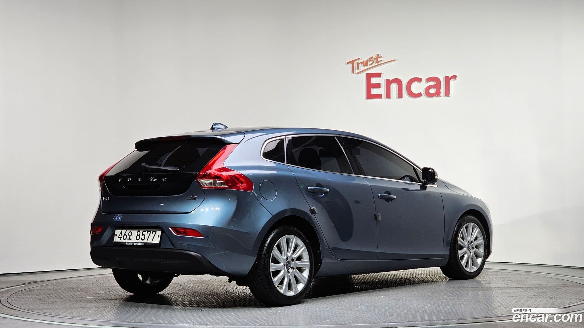 Main__Slider__Photo:V40 Volvo 2014.1-1