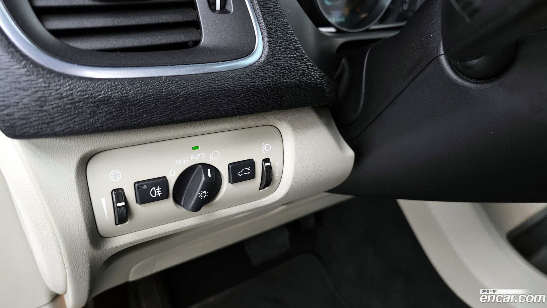 Main__Slider__Photo:V40 Volvo 2014.1-13