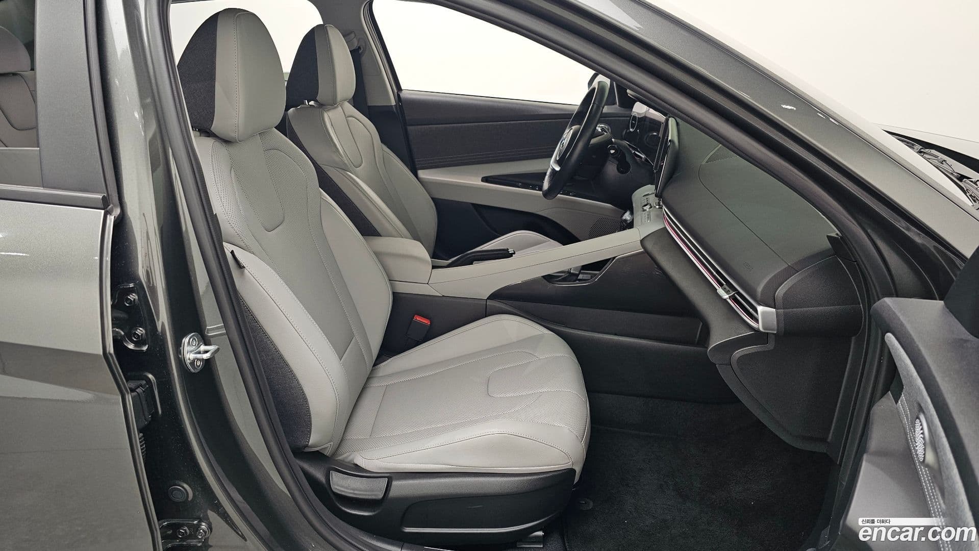 Main__Slider__Photo:AVANTE Hyundai 2023.1-10