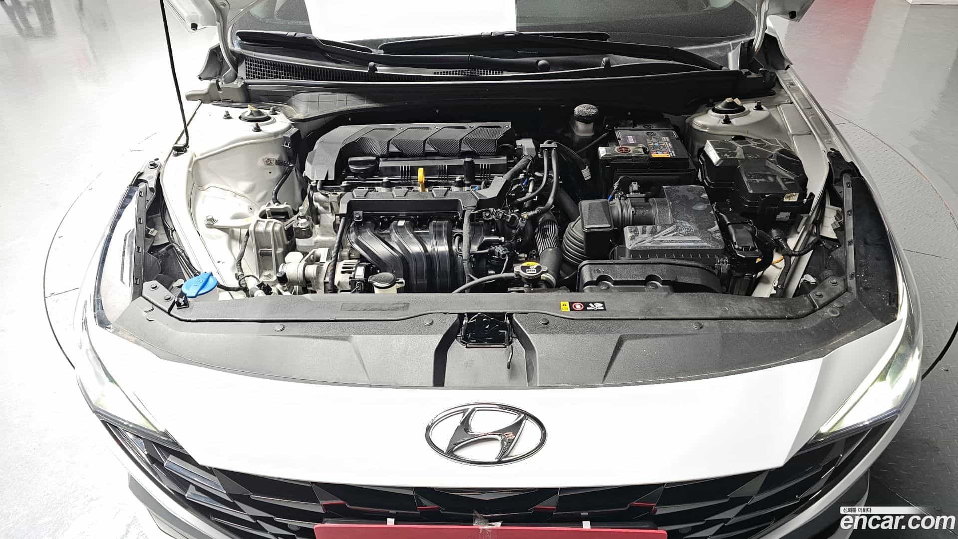 AVANTE Hyundai 2020.6-INNER-006