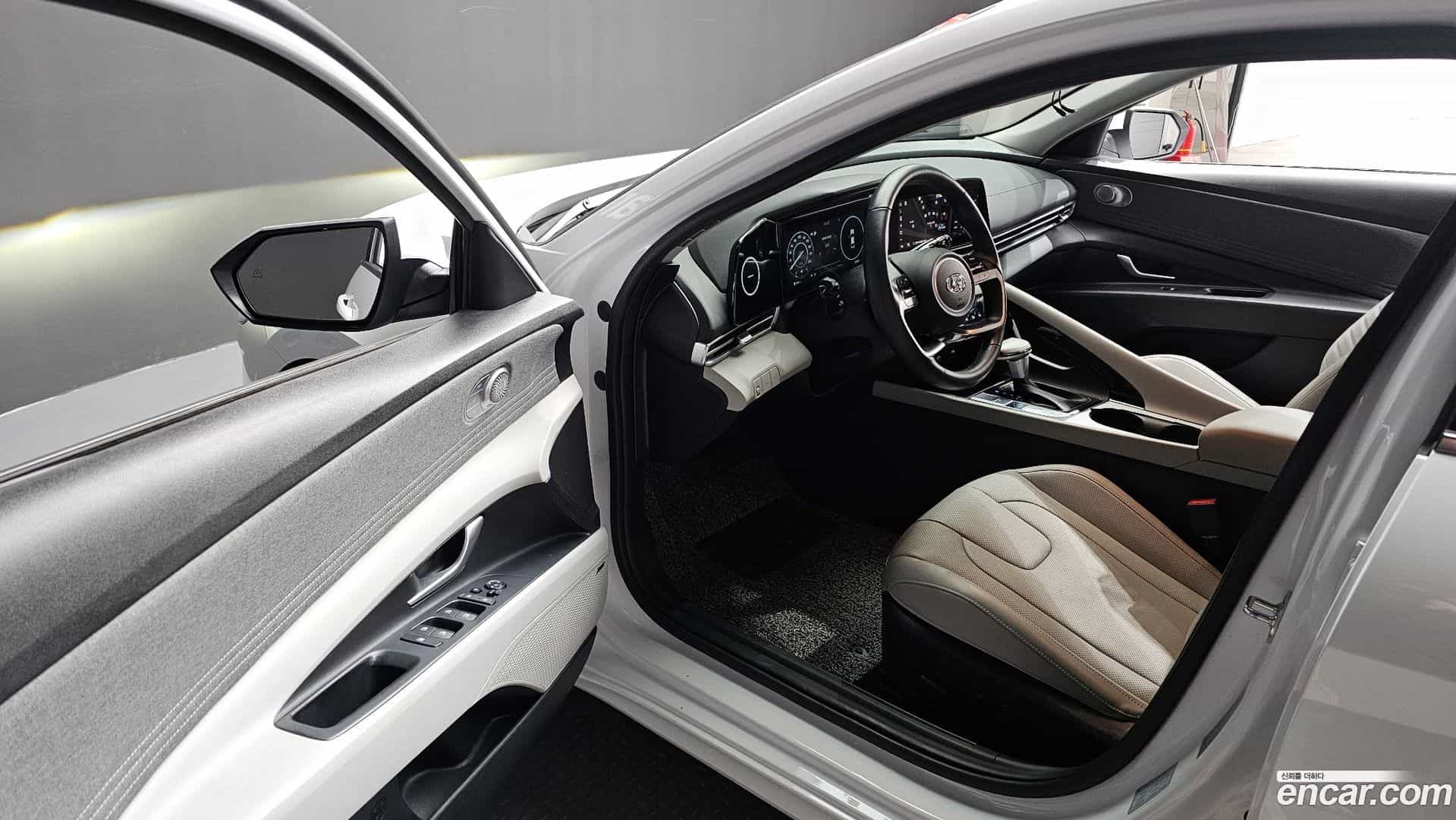 AVANTE Hyundai 2020.6-INNER-010