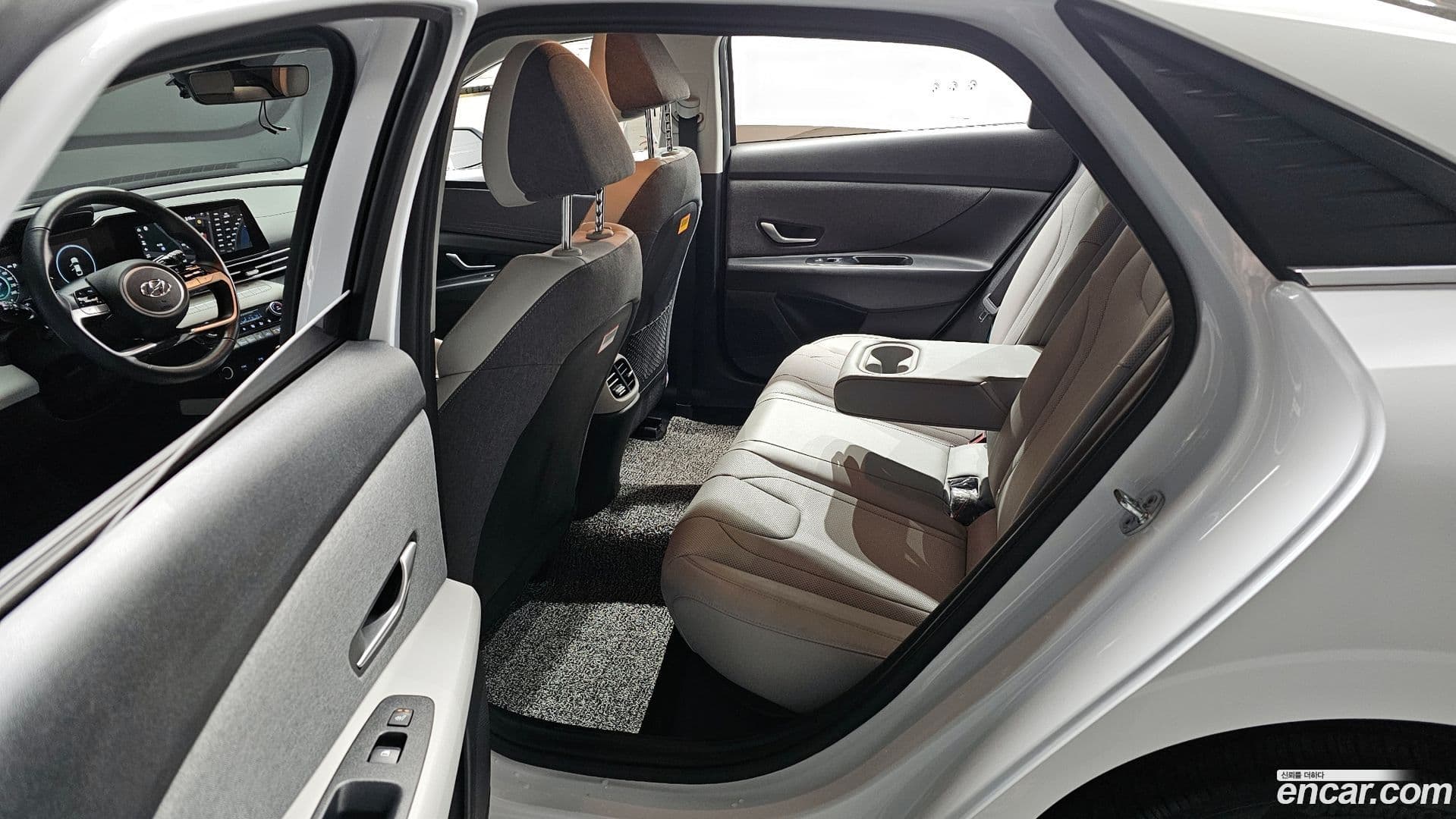 Main__Slider__Photo:AVANTE Hyundai 2020.6-10