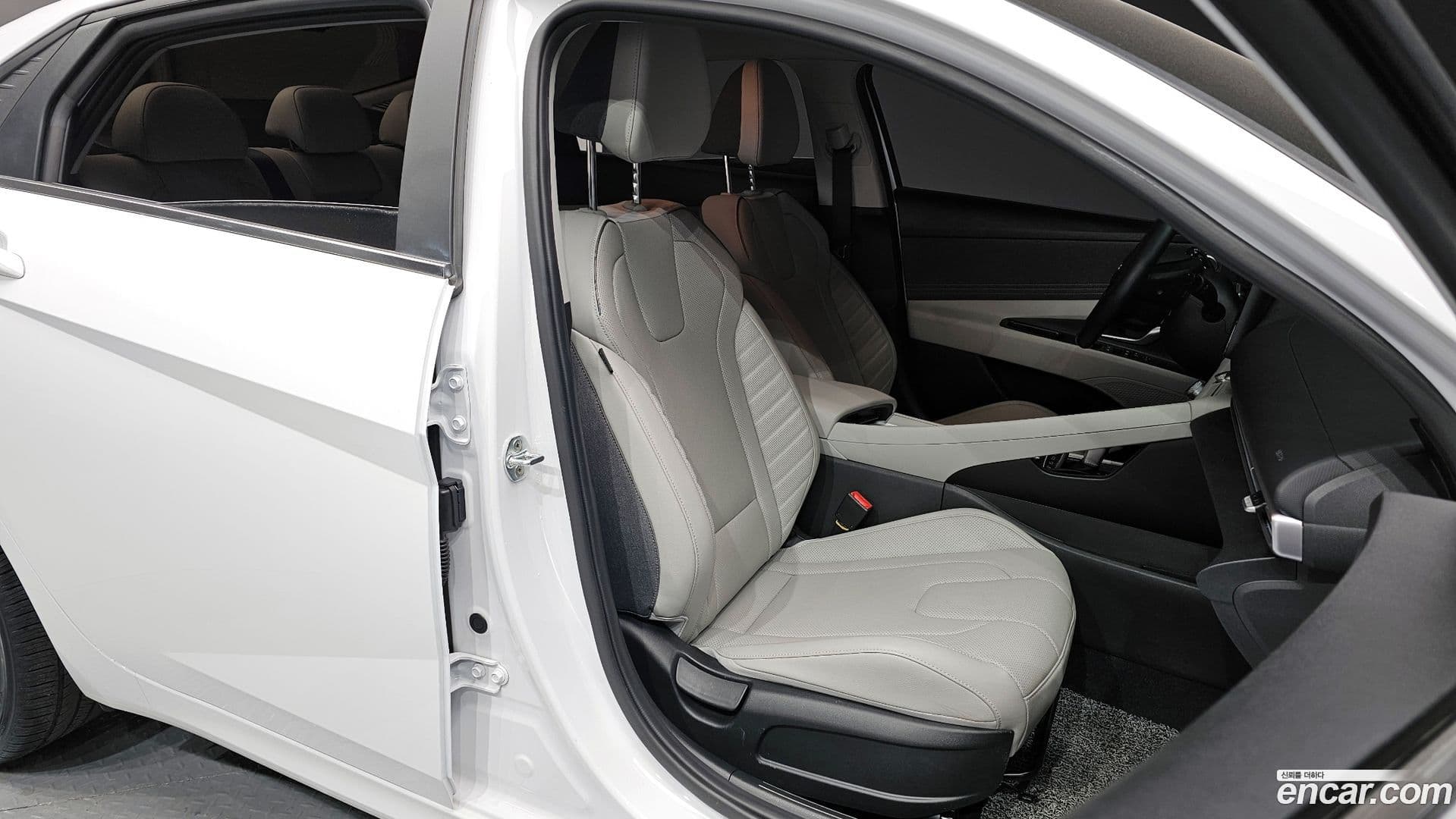 Main__Slider__Photo:AVANTE Hyundai 2020.6-11