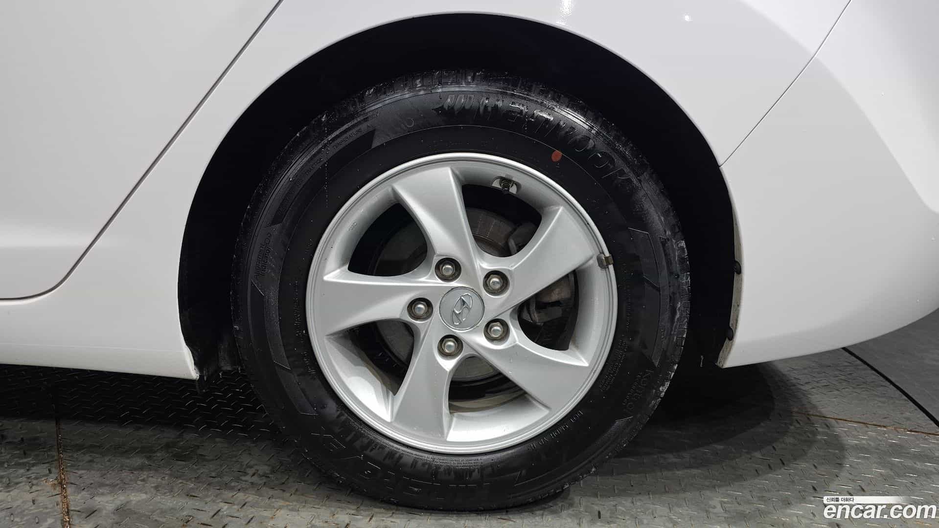 AVANTE Hyundai 2015.4-OUTER-005