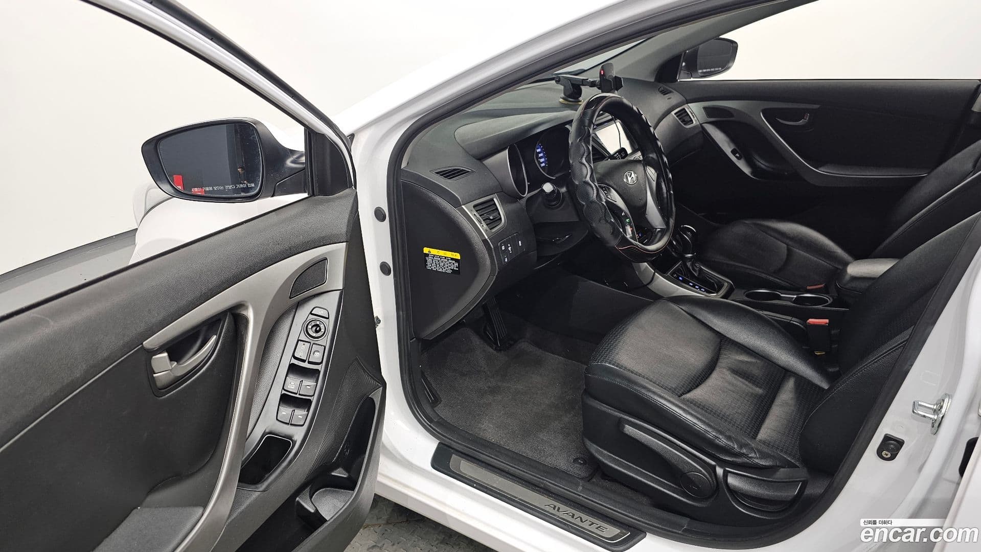 Main__Slider__Photo:AVANTE Hyundai 2015.4-9