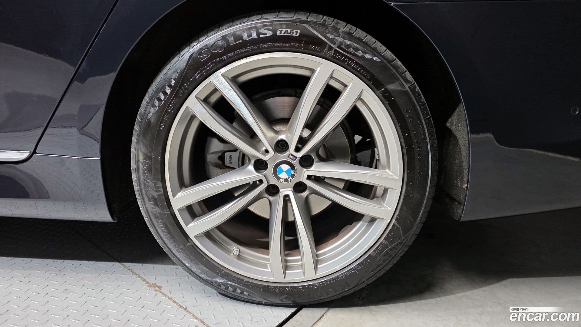 Main__Slider__Photo:7-Series BMW 2018.2-4