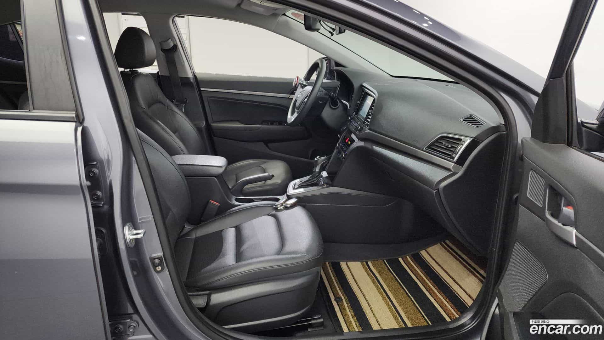 AVANTE Hyundai 2018.2-OPTION-017