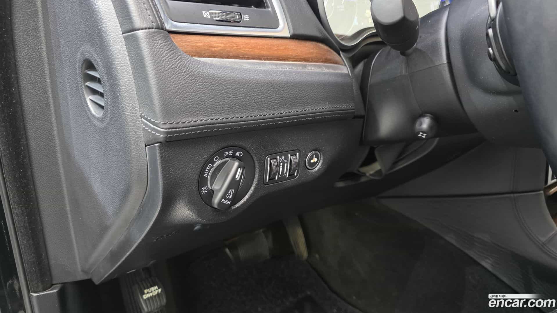 300C Chrysler 2016.1-OPTION-019