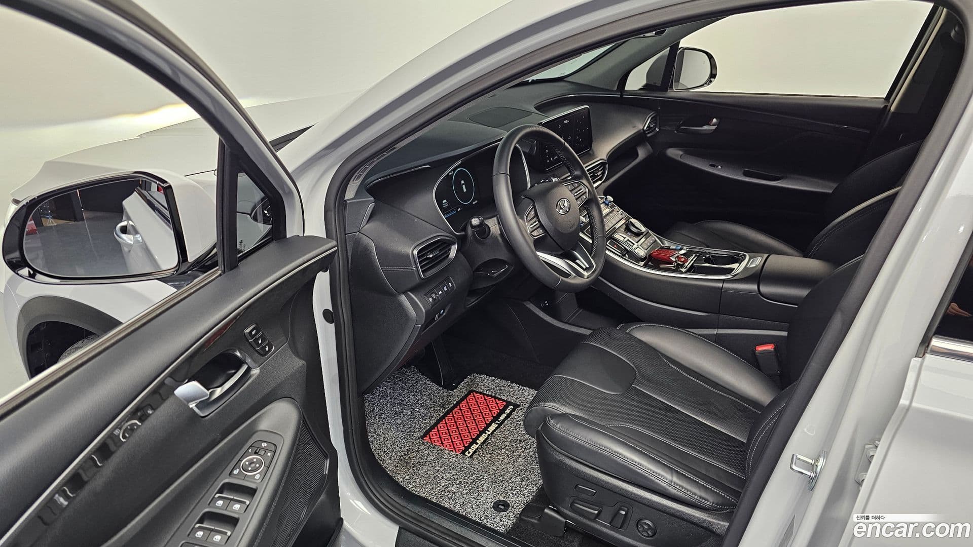 Main__Slider__Photo:Santafe Hyundai 2022.9-9