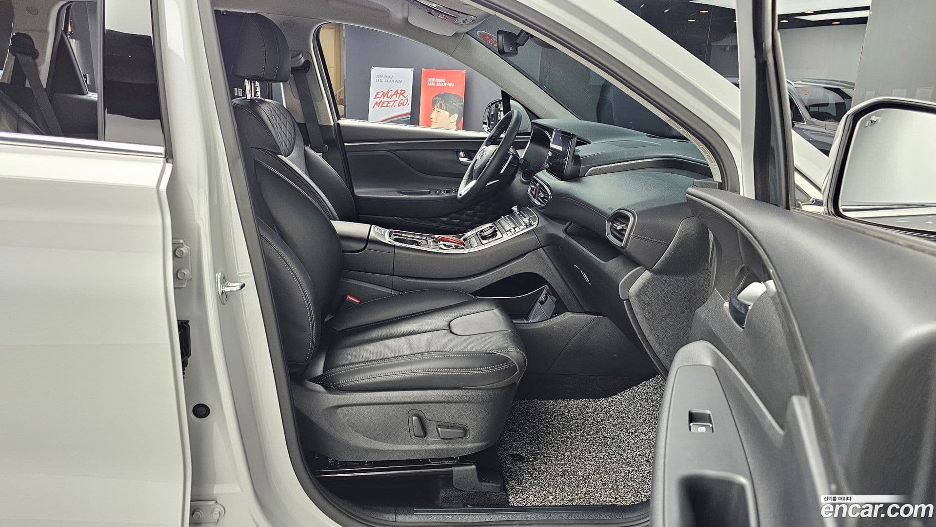 Main__Slider__Photo:Santafe Hyundai 2022.9-11