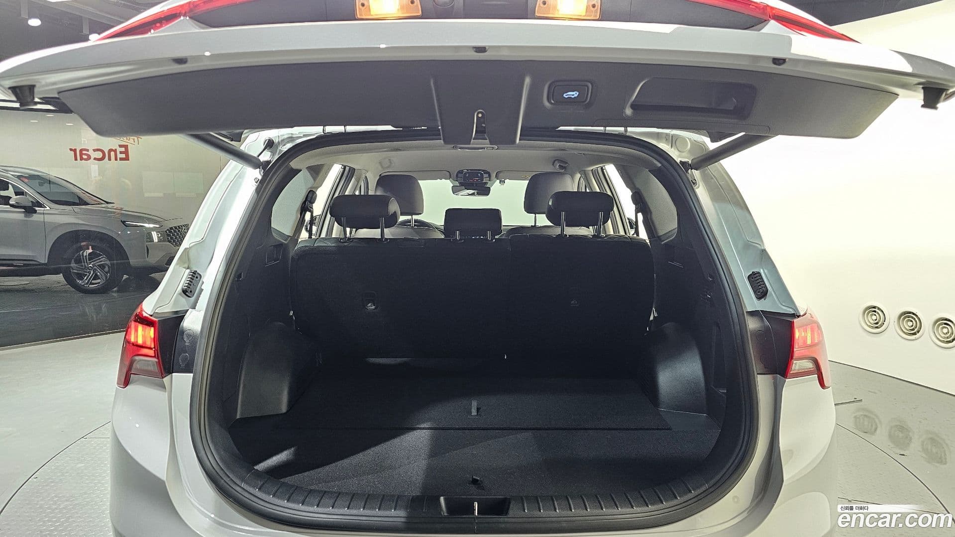 Main__Slider__Photo:Santafe Hyundai 2022.9-19