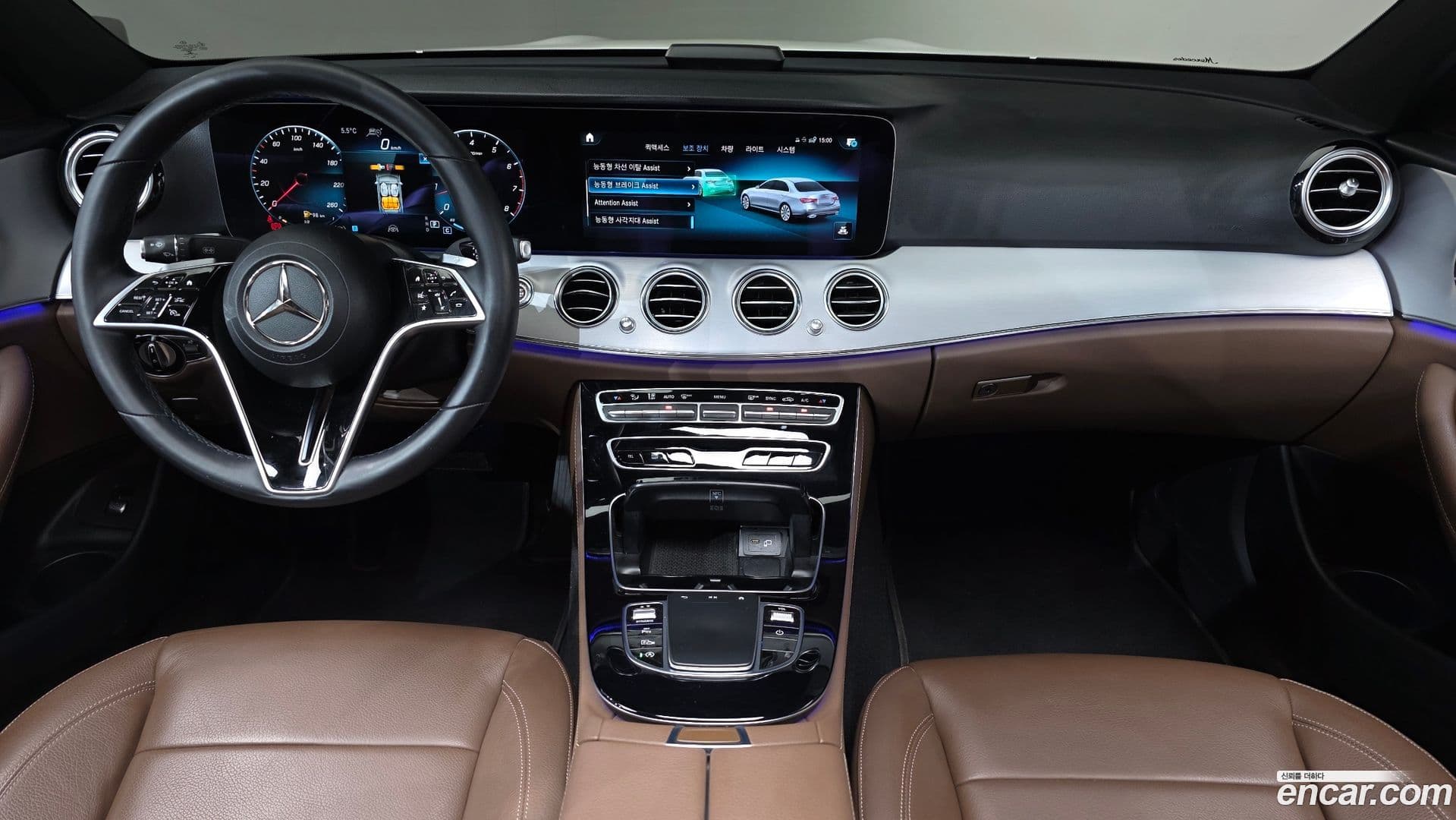 Main__Slider__Photo:E-Class Mercedes-Benz 2020.11-6