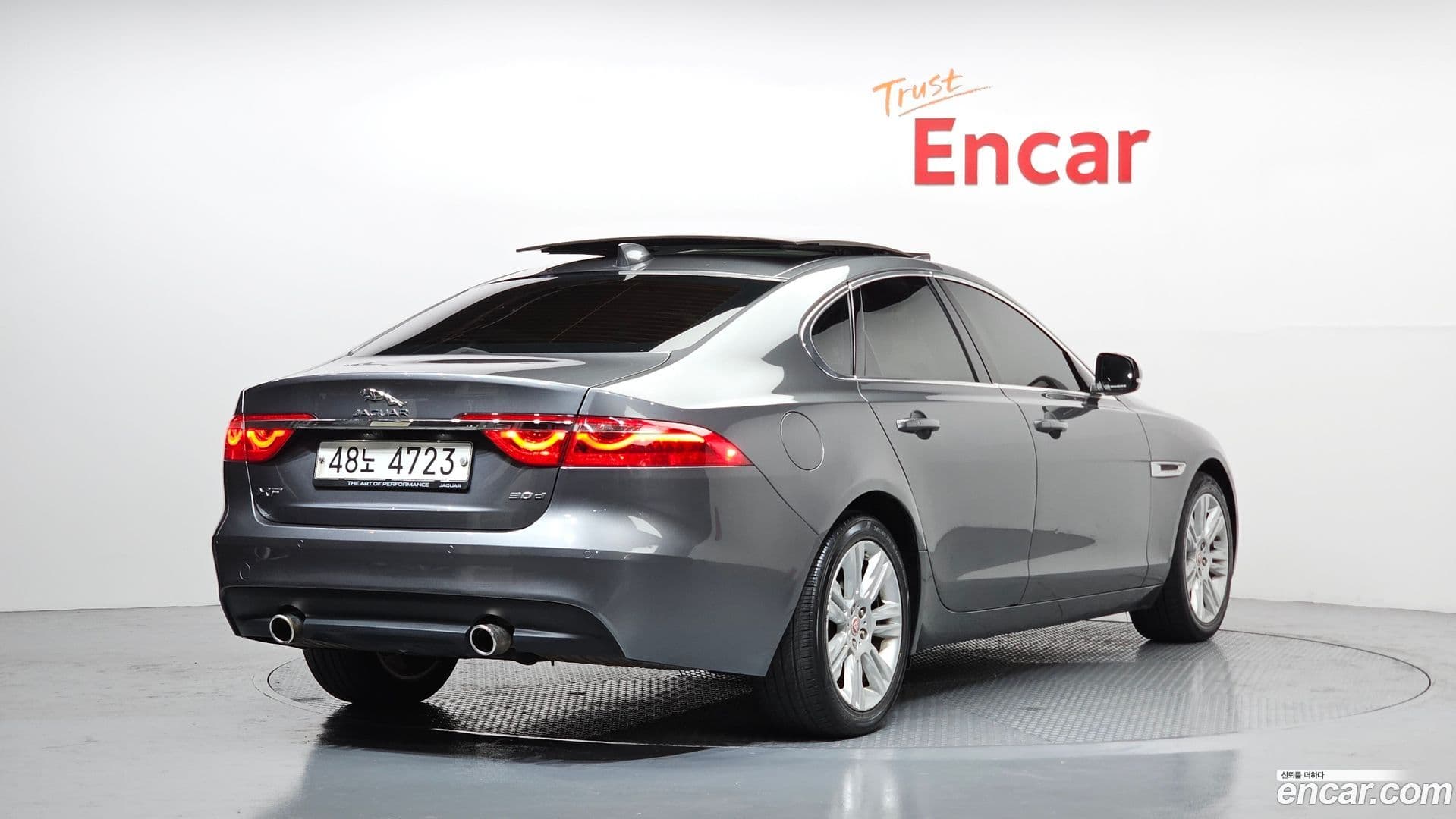 Main__Slider__Photo:XF Jaguar 2017.6-1