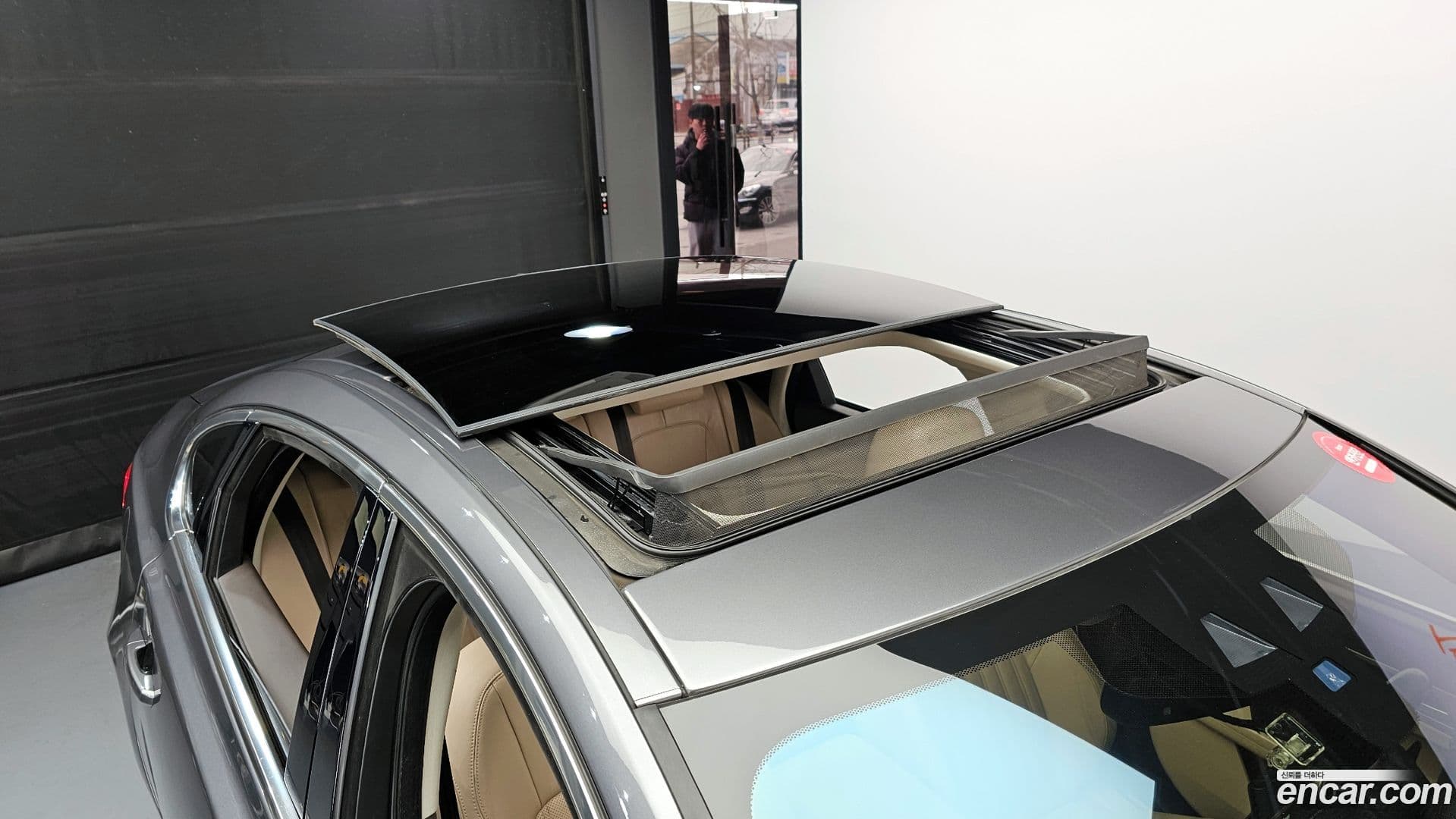 Main__Slider__Photo:XF Jaguar 2017.6-17