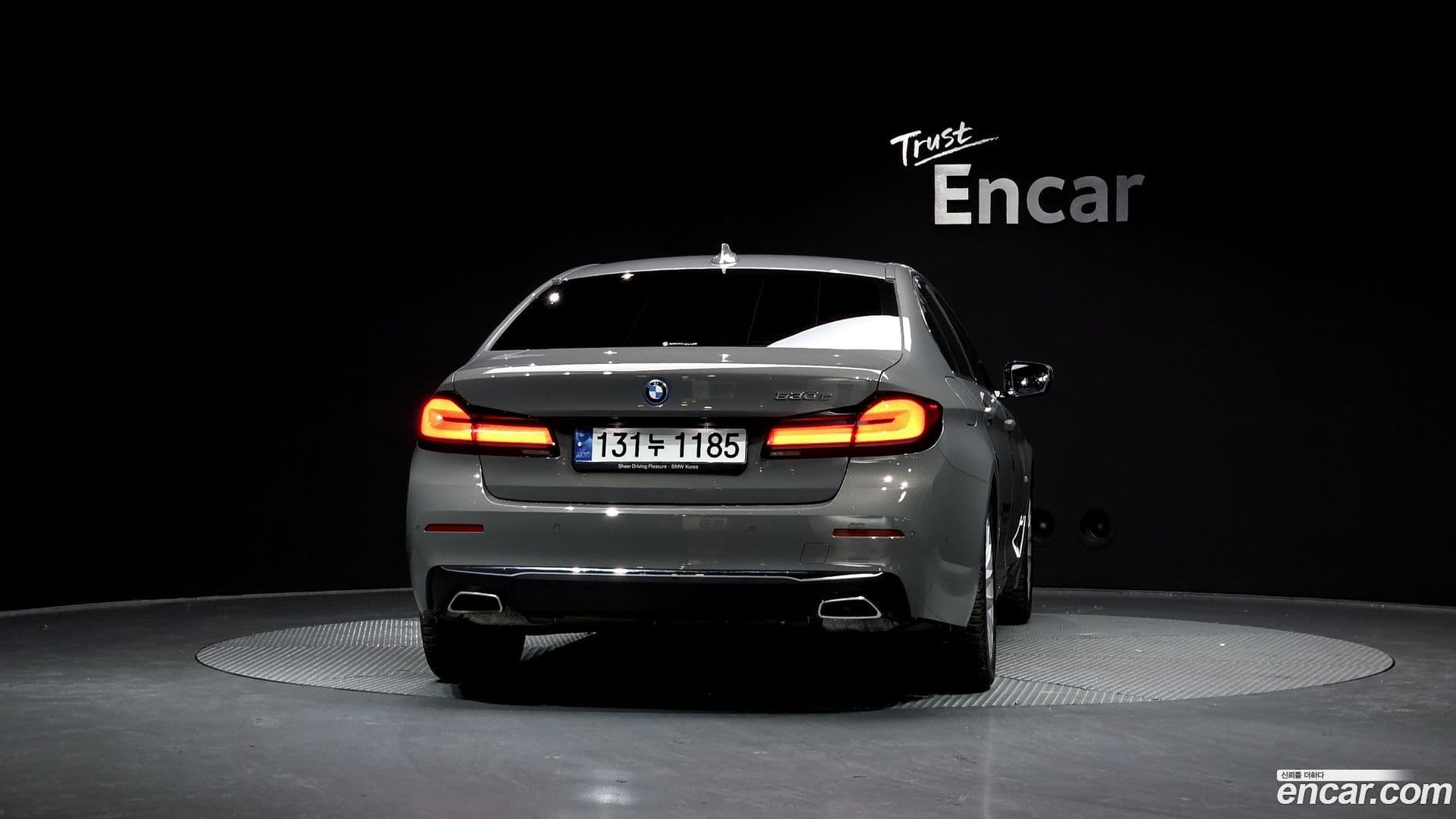 Main__Slider__Photo:5-Series BMW 2022.8-3